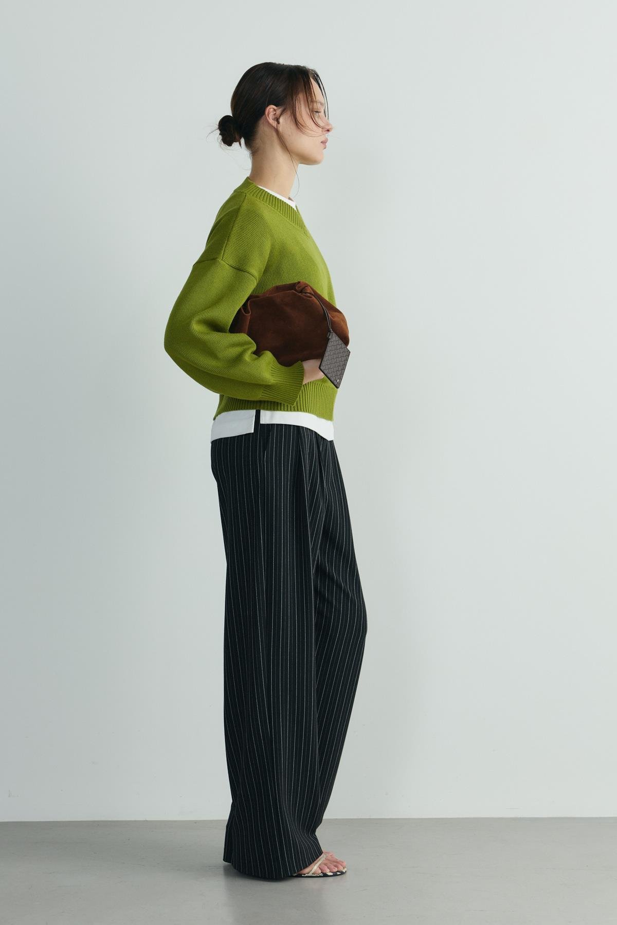 Siyah Lina Pileli Çizgili Pantolon