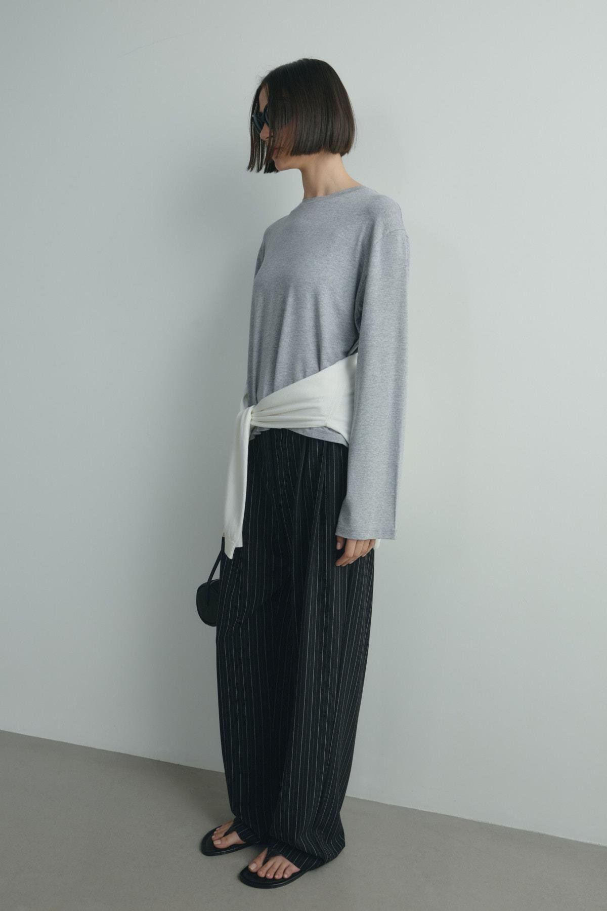 Siyah Lina Pileli Çizgili Pantolon