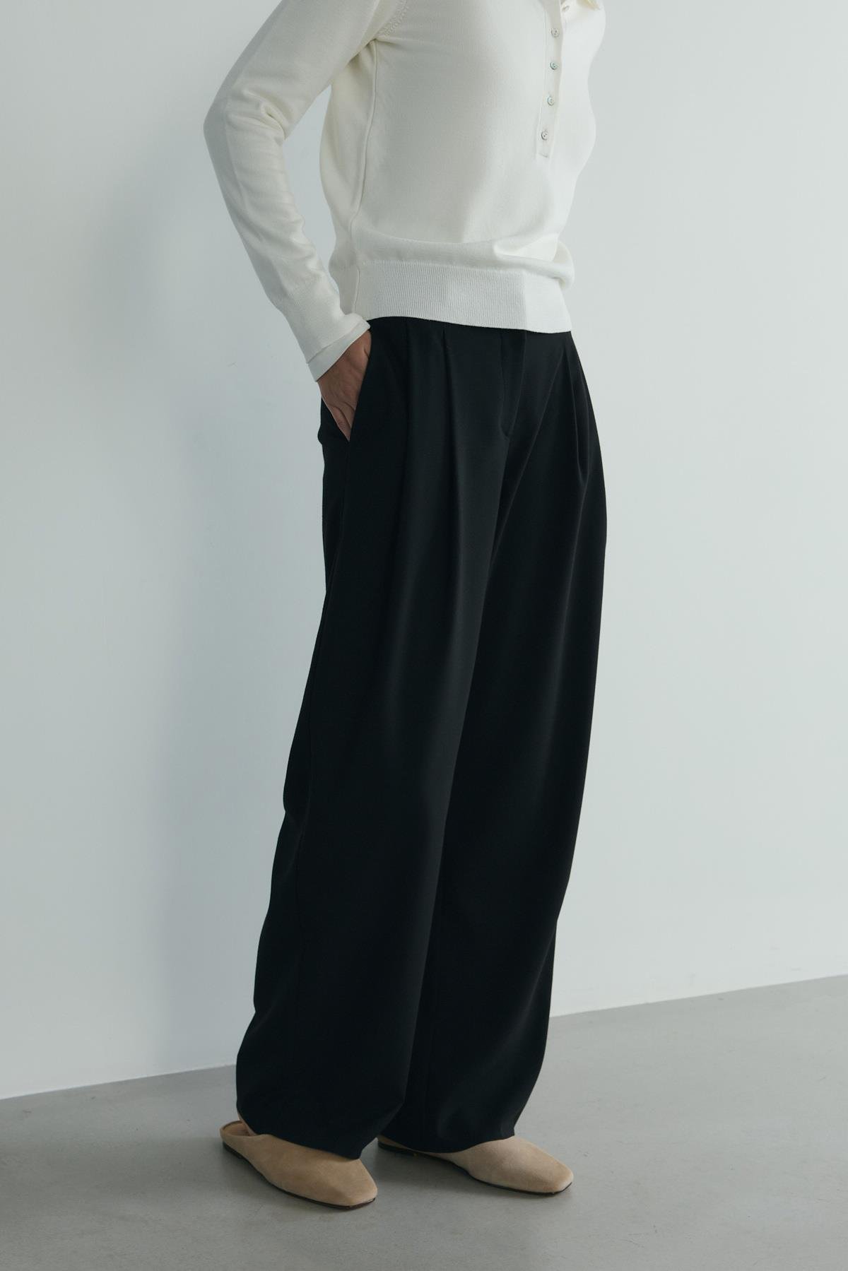 Siyah Lina Pileli Pantolon