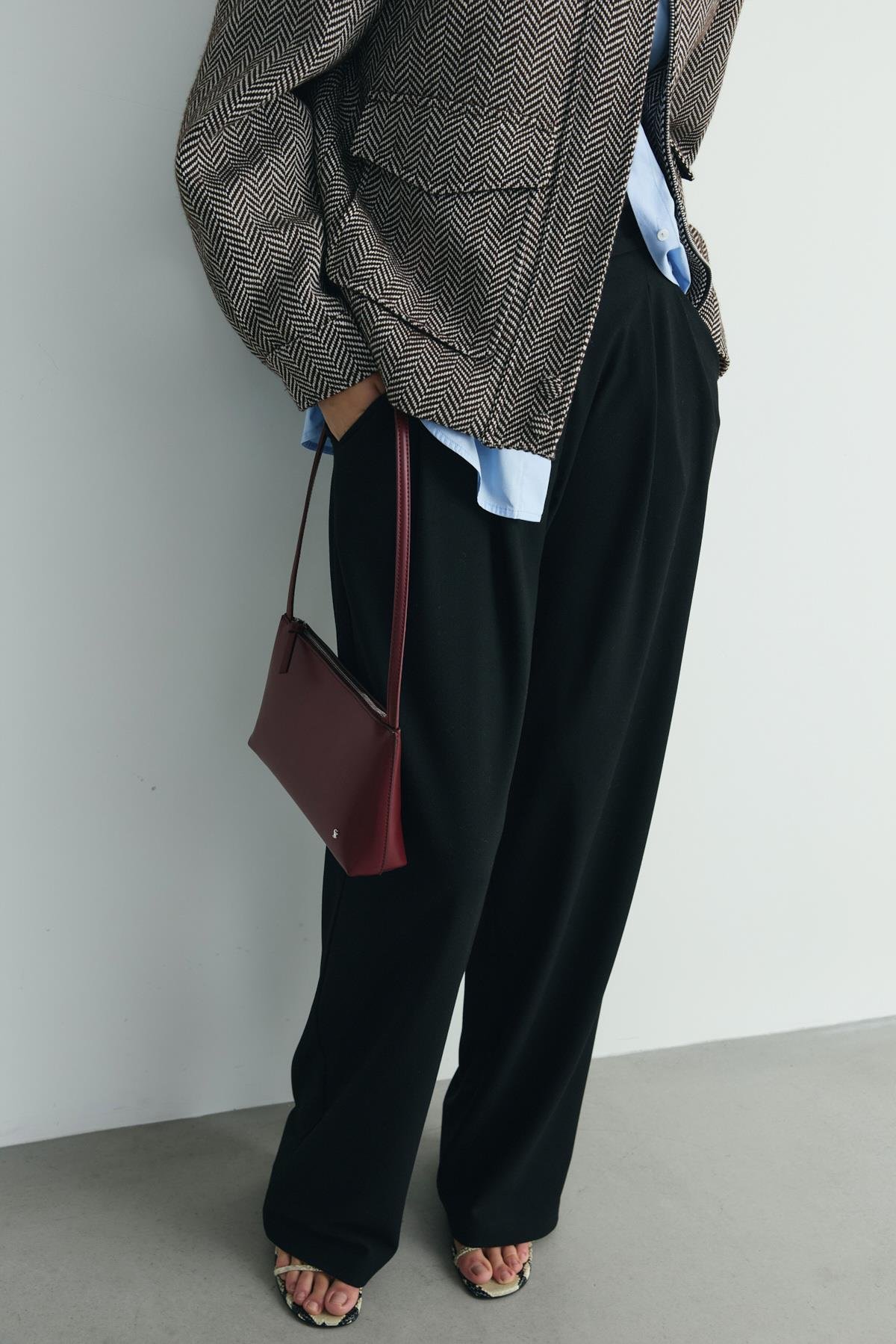 Siyah Lina Pileli Pantolon