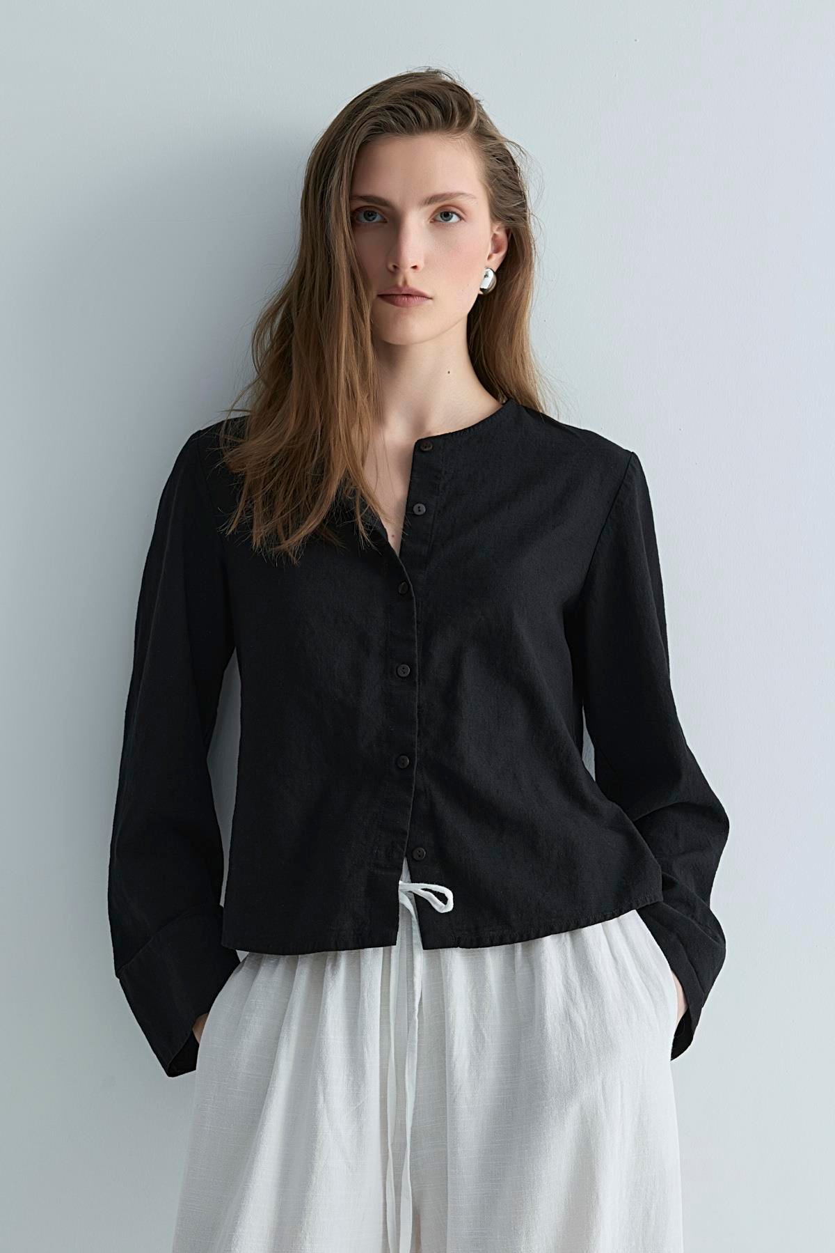 Siyah Lizi Keten Gömlek