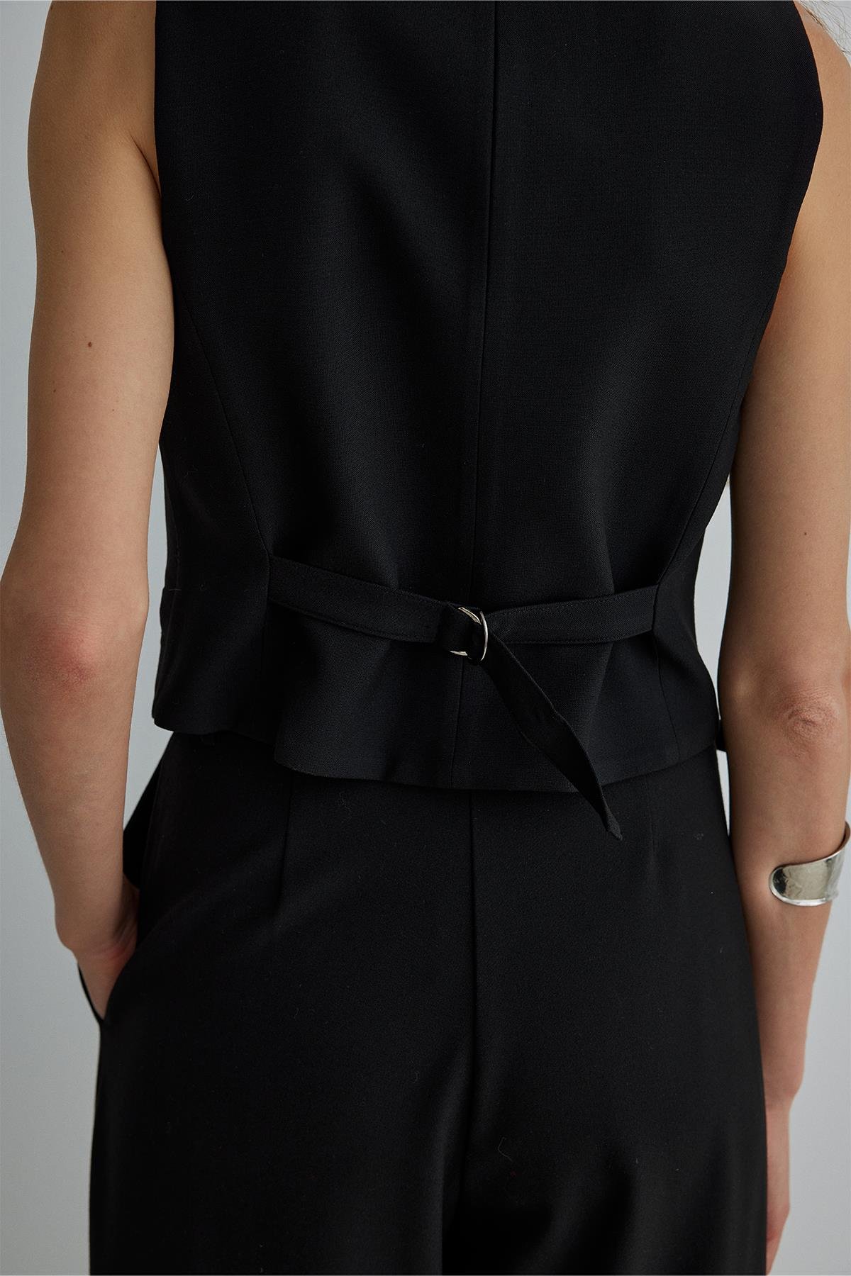 Siyah Mina Düğmeli Crop Yelek