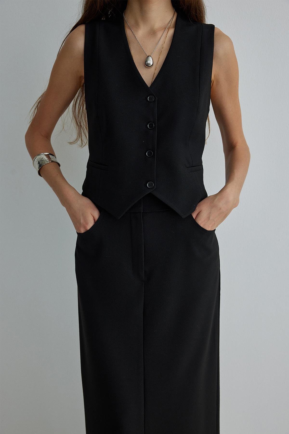 Siyah Mina Düğmeli Crop Yelek