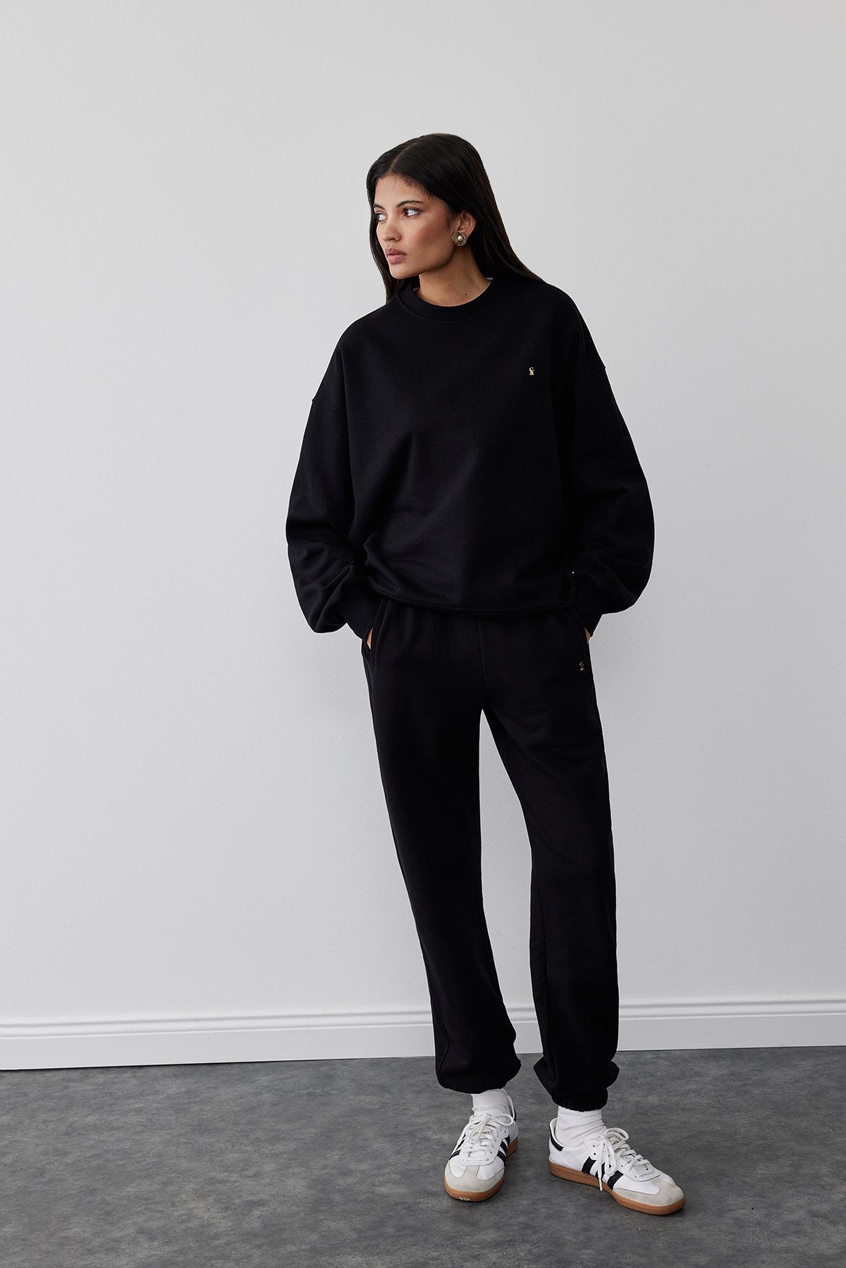 Black Mindy Basic Sweatshirt