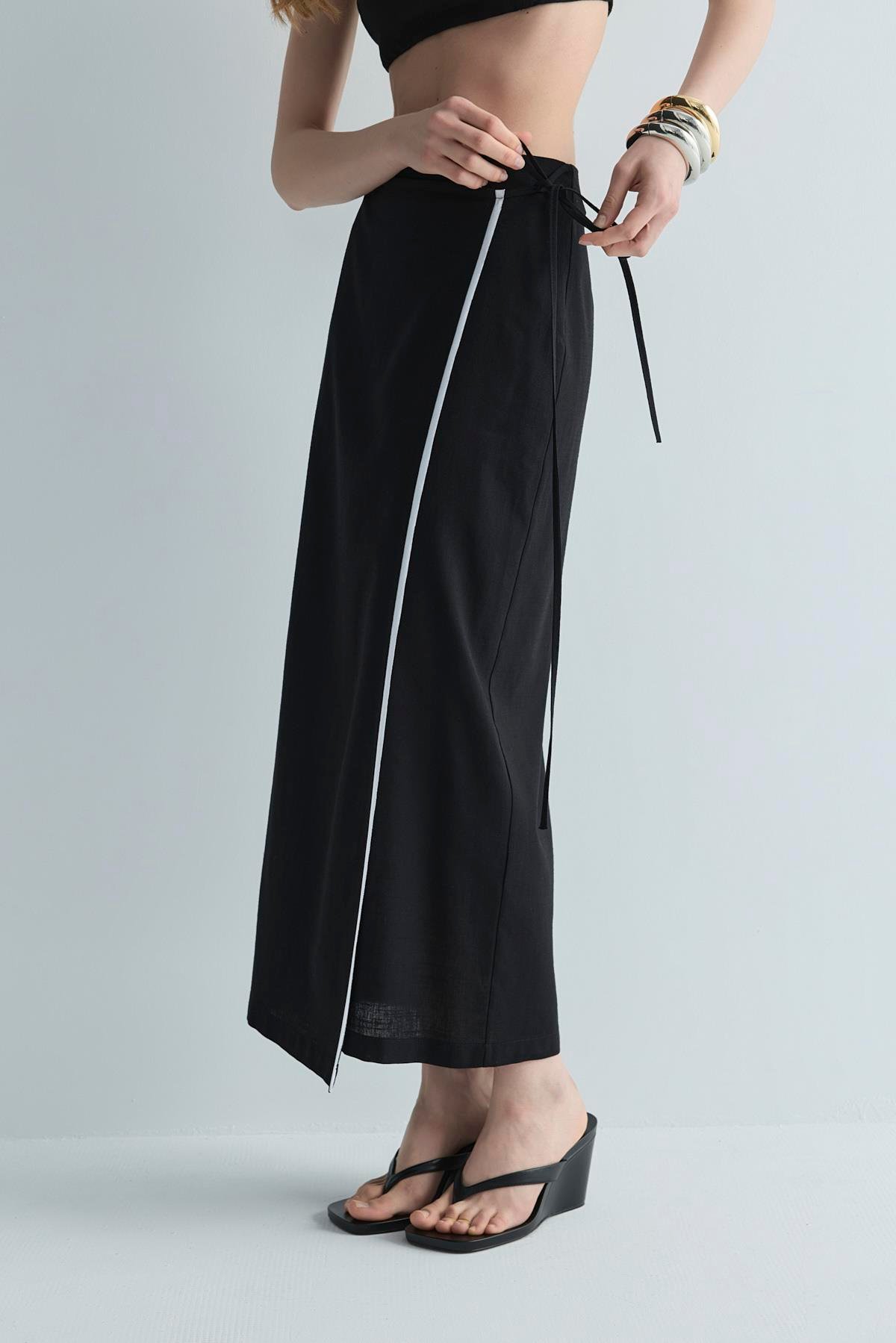 Siyah Mira Keten Anvelop Etek