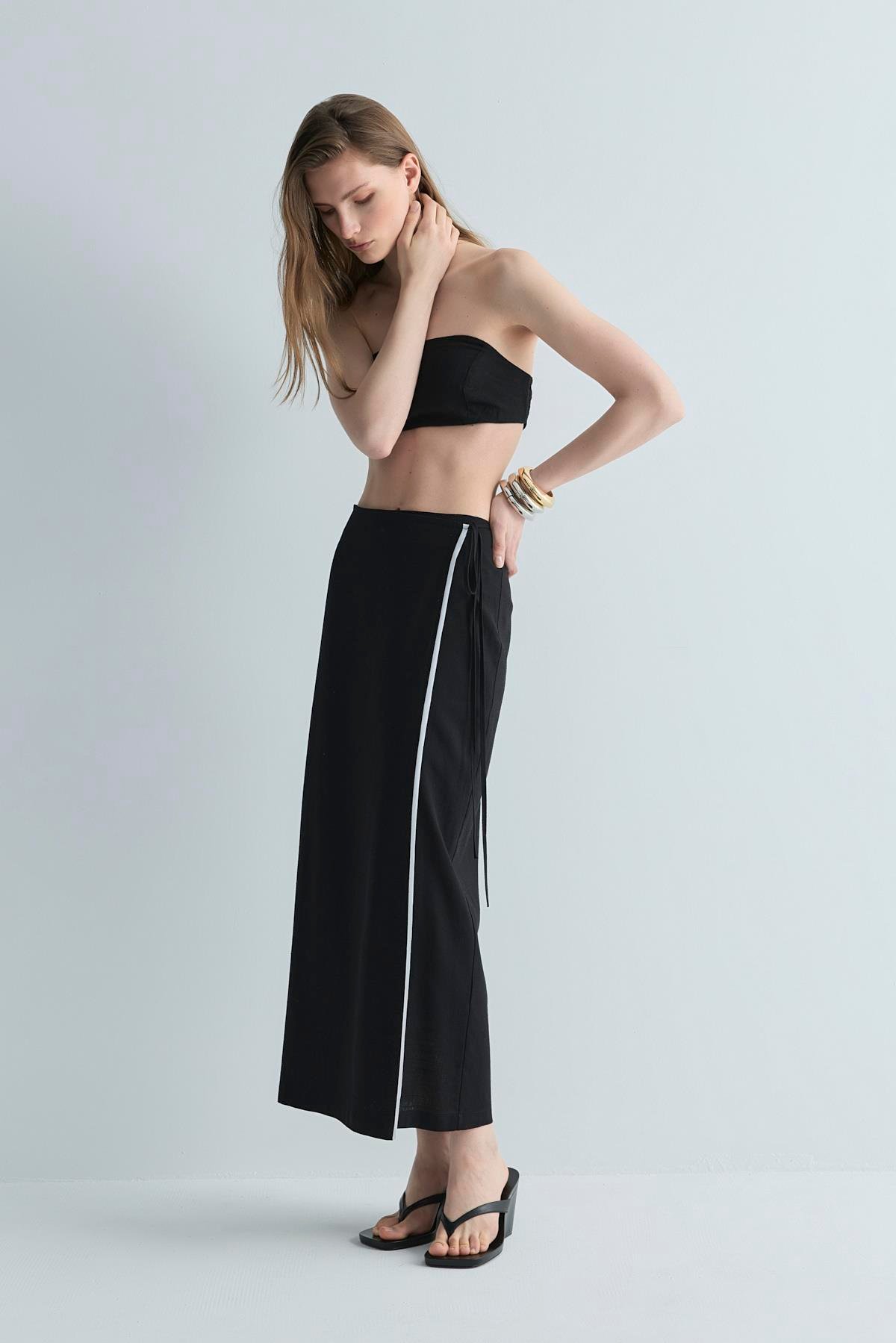 Siyah Mira Keten Anvelop Etek