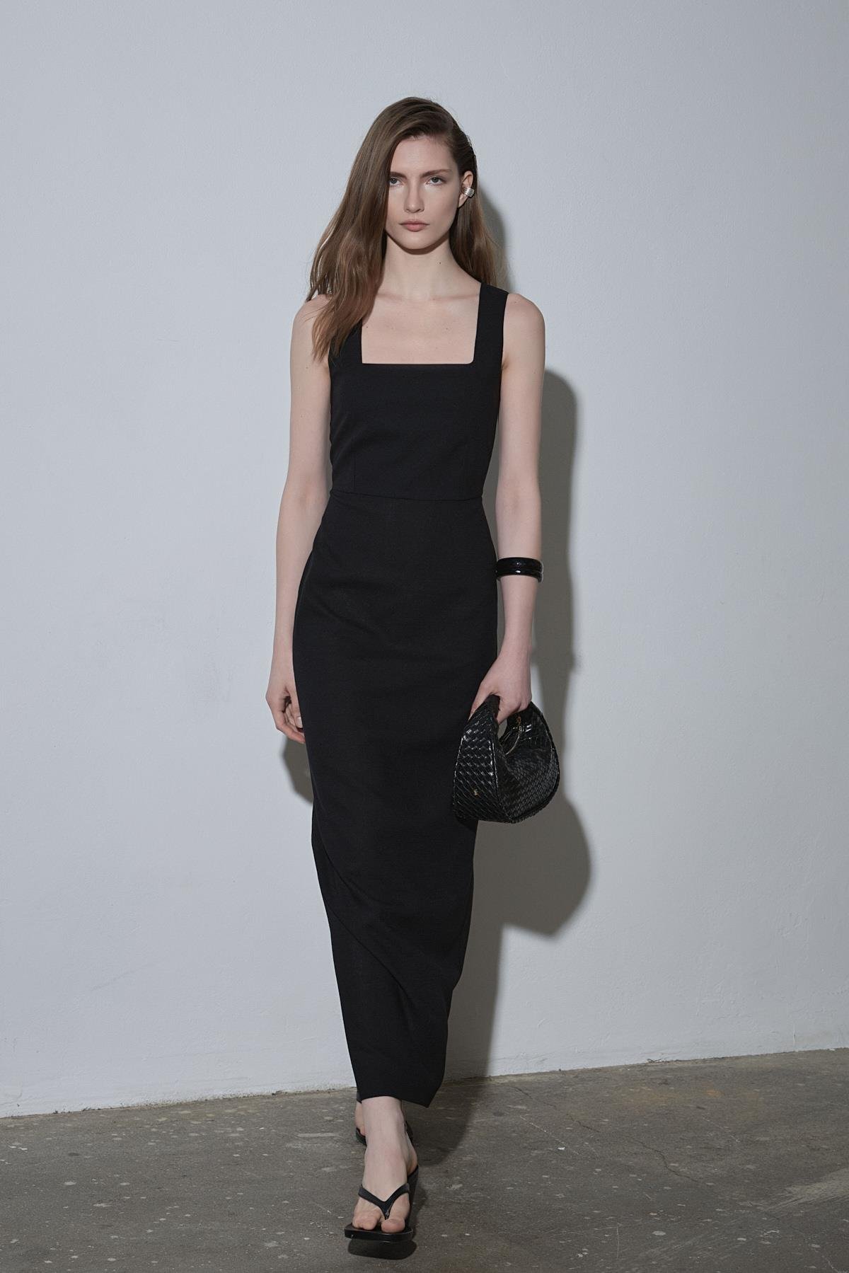 Siyah Monik Kare Yaka Keten Elbise