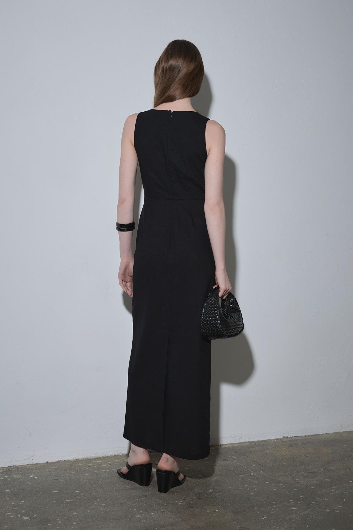 Siyah Monik Kare Yaka Keten Elbise