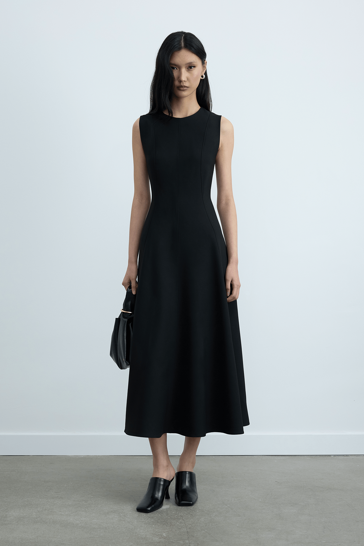 Siyah Olgi Aksesuarlı Çanta