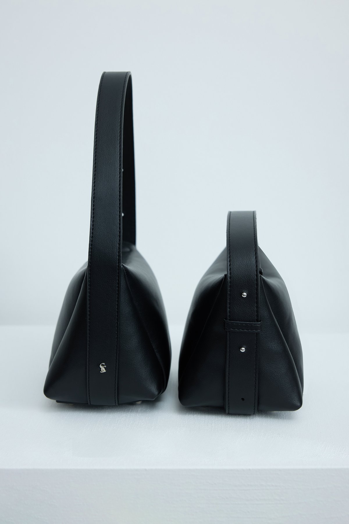 Siyah Rhan Deri Mini Çanta