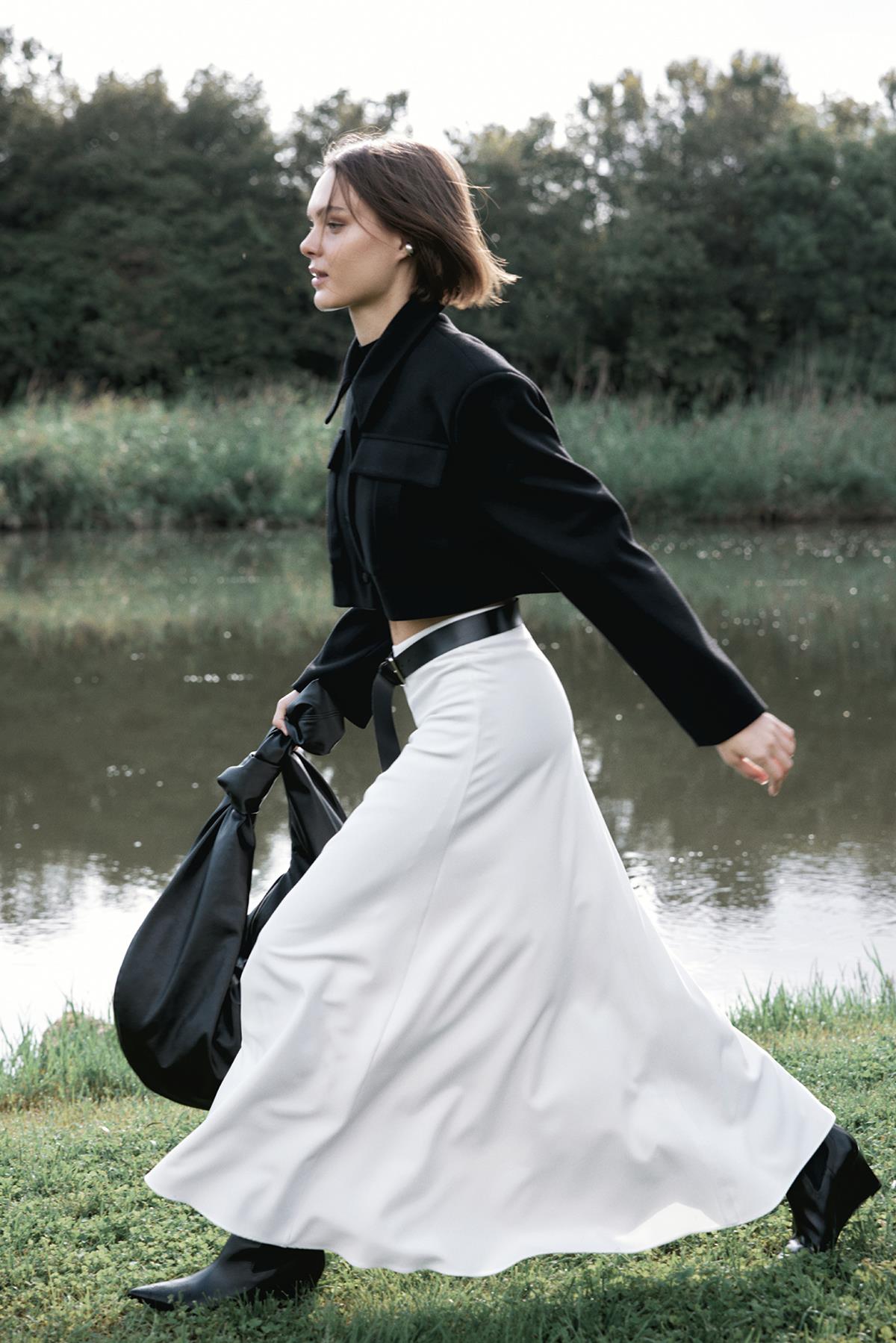 Siyah Rozie Crop Kaşe Ceket