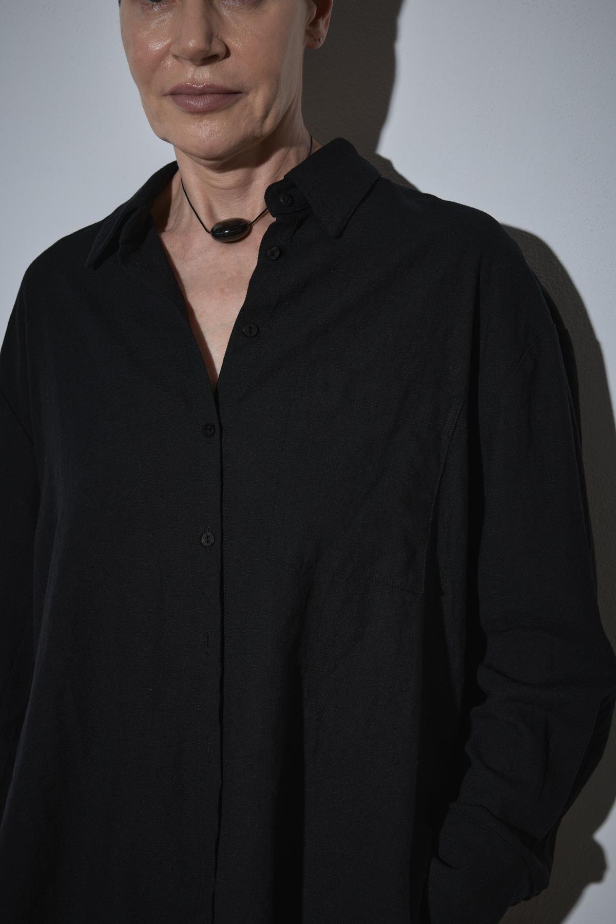 Siyah Serin Oversize Keten Gömlek