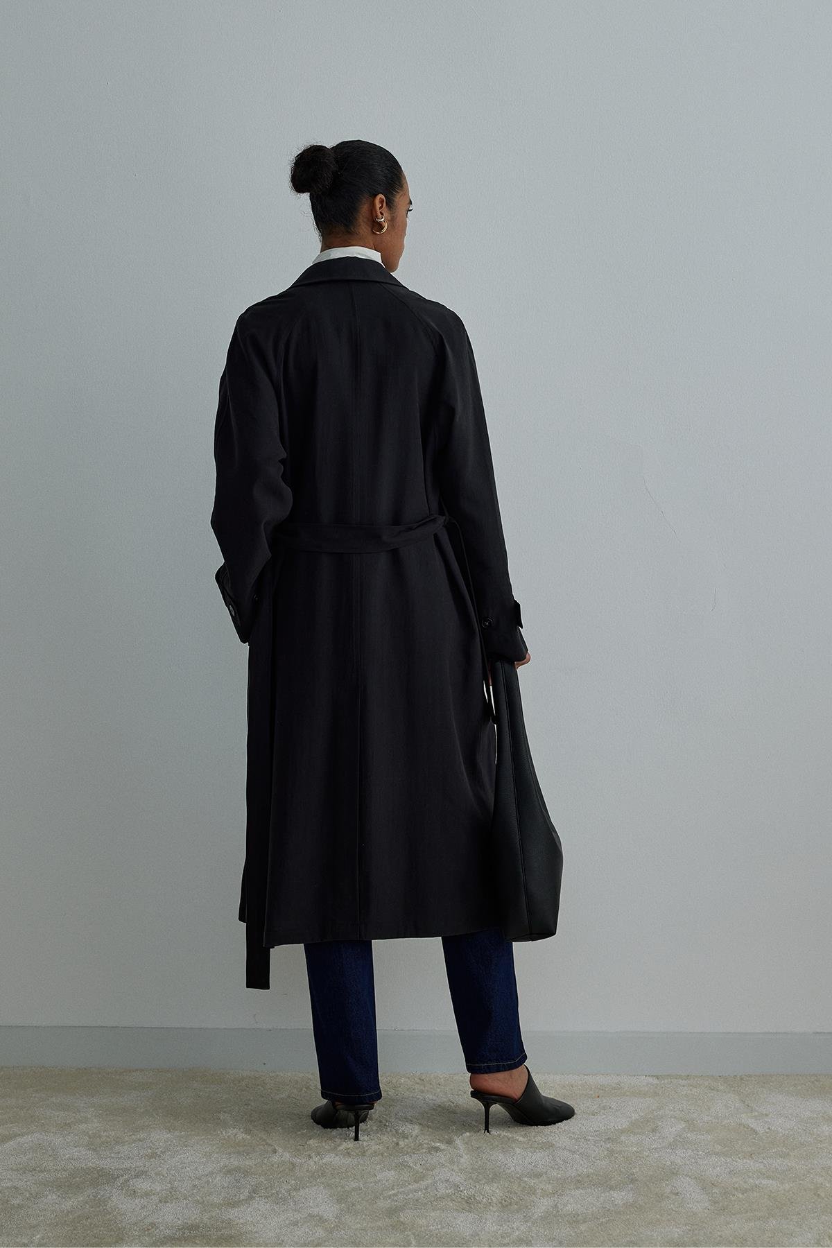 Siyah Weightles Uzun Trençkot