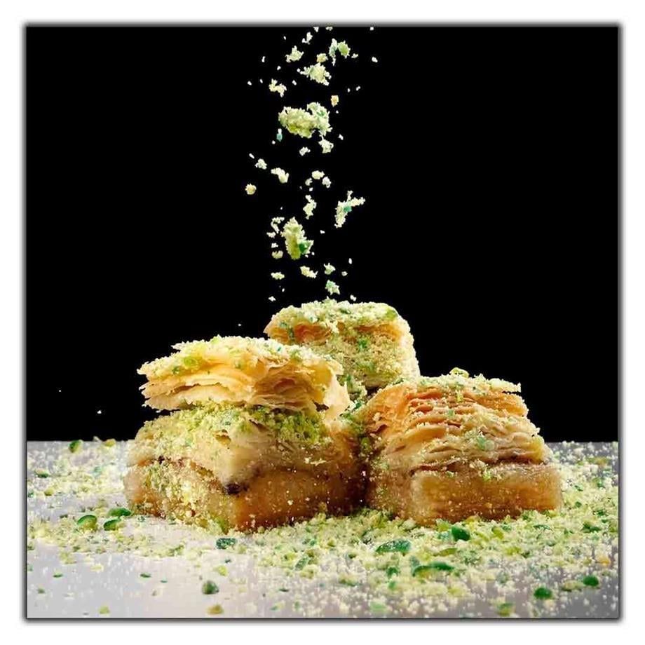 FISTIKLI BAKLAVA KANVAS TABLO ürününe, KANVAS TABLOLAR kategorisinden hemen satın alabilirsiniz.