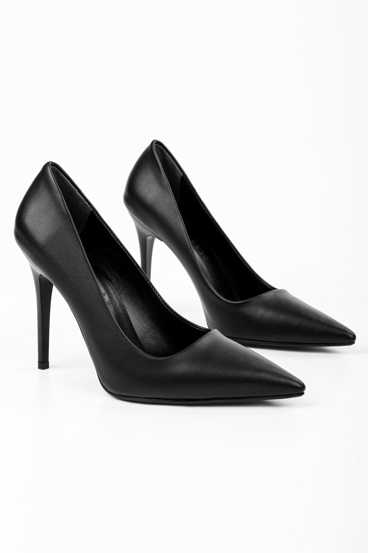 Kadın Deyna Siyah Cilt Klasik Topuklu Stiletto