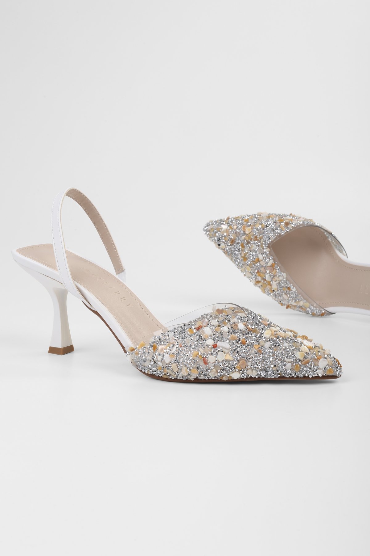 Kadın Opal Beyaz Taşlı Şeffaf Stiletto