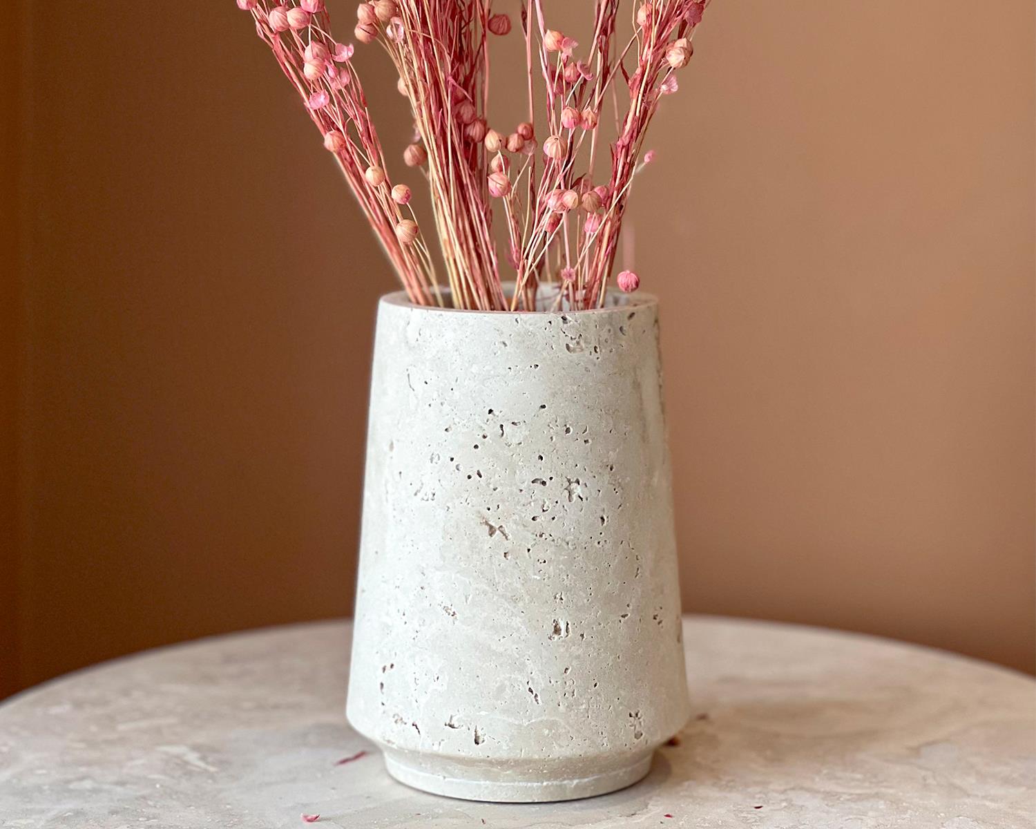 küçük vazo çiçek