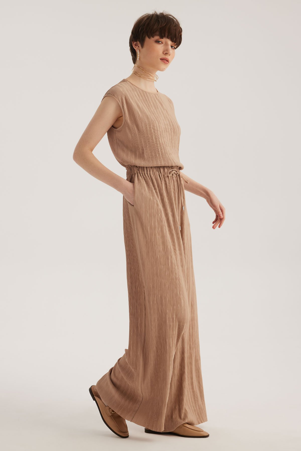 Bej Beli Lastikli Pliseli Cepli Yüksek Bel Pantolon