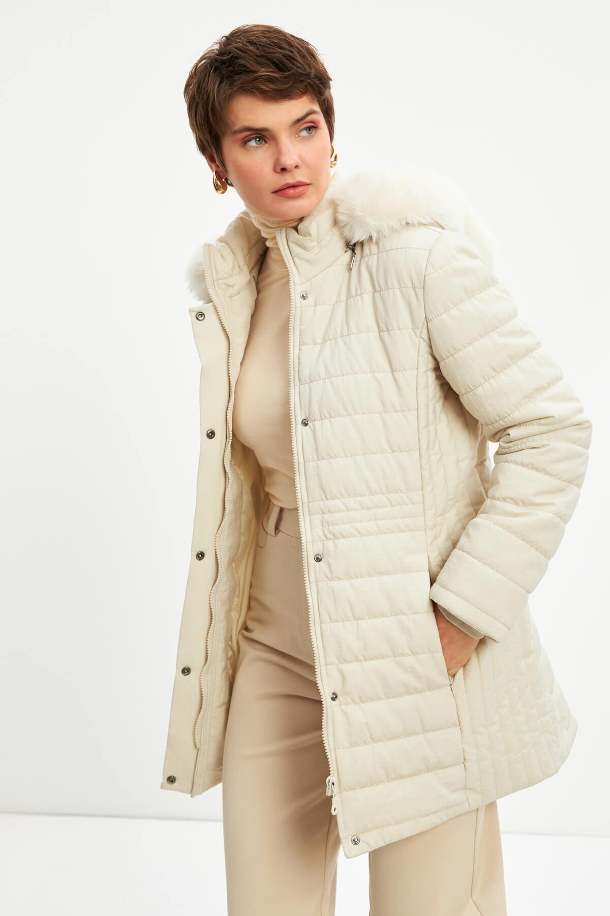 Bej Kapitone Kapüşonlu Mont