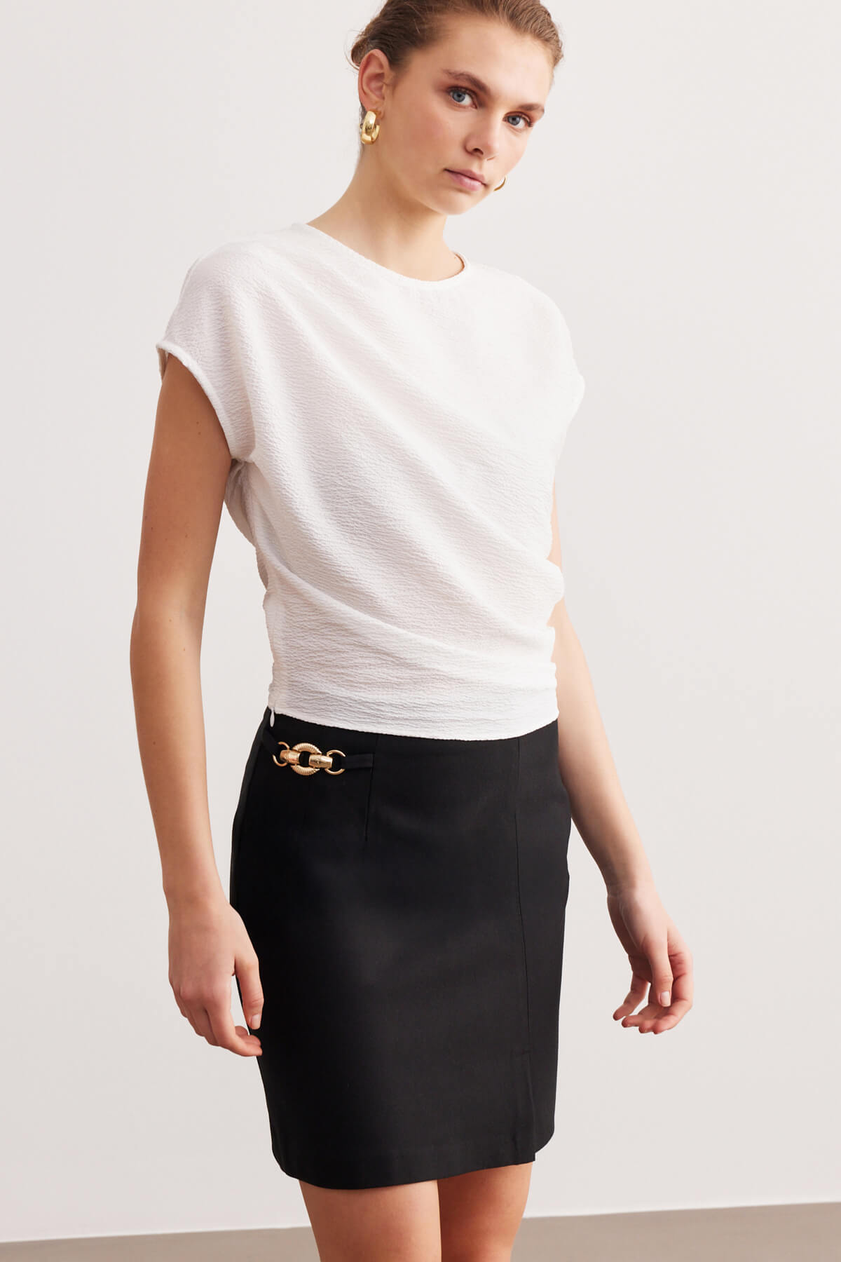 Beyaz Pilili Basic Bluz