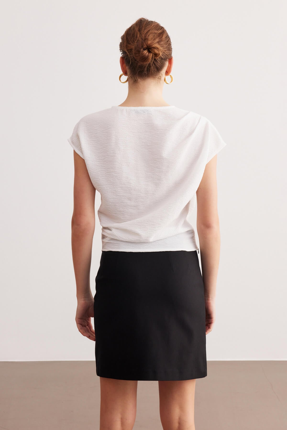 Beyaz Pilili Basic Bluz