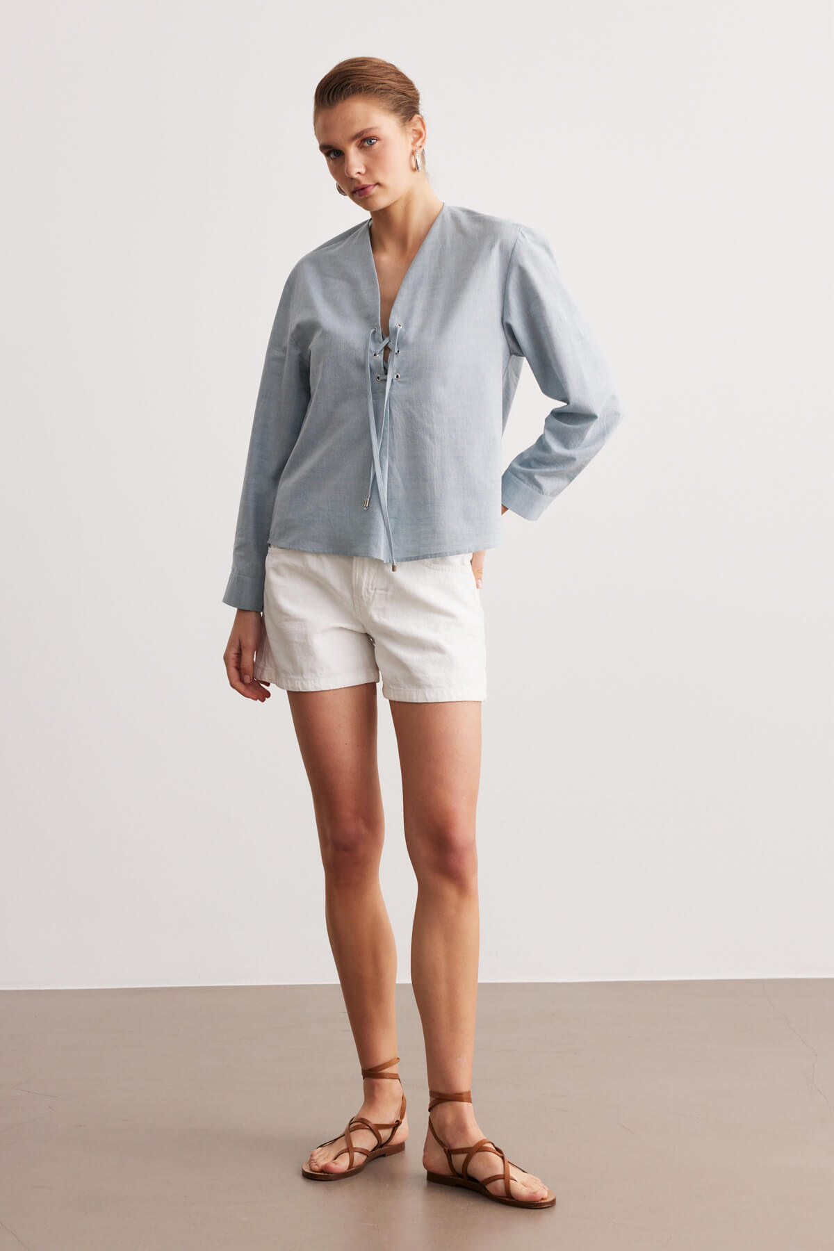 Mavi Pamuklu V Yaka Bluz