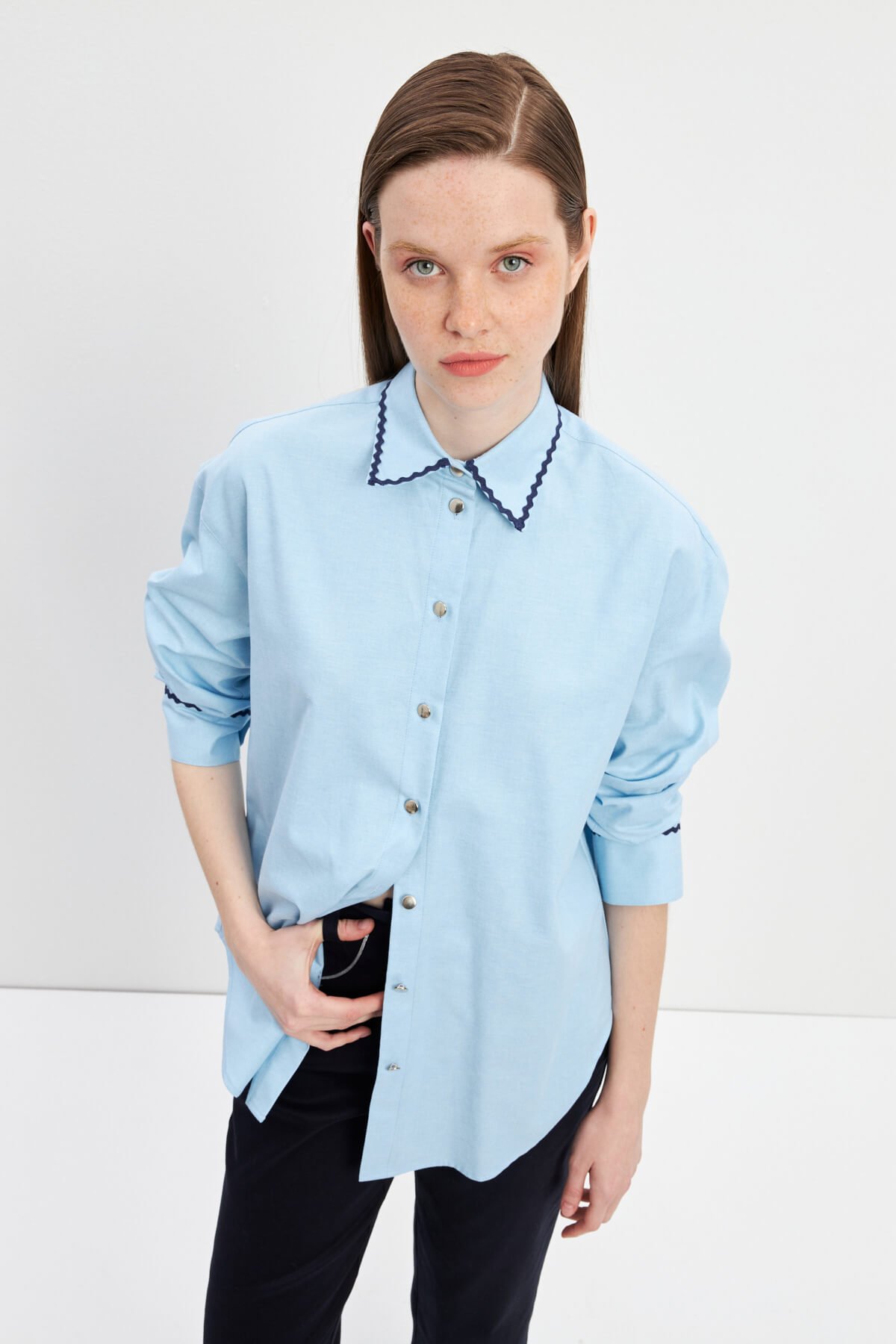 Mavi Su Taşlı Oxford Gömlek