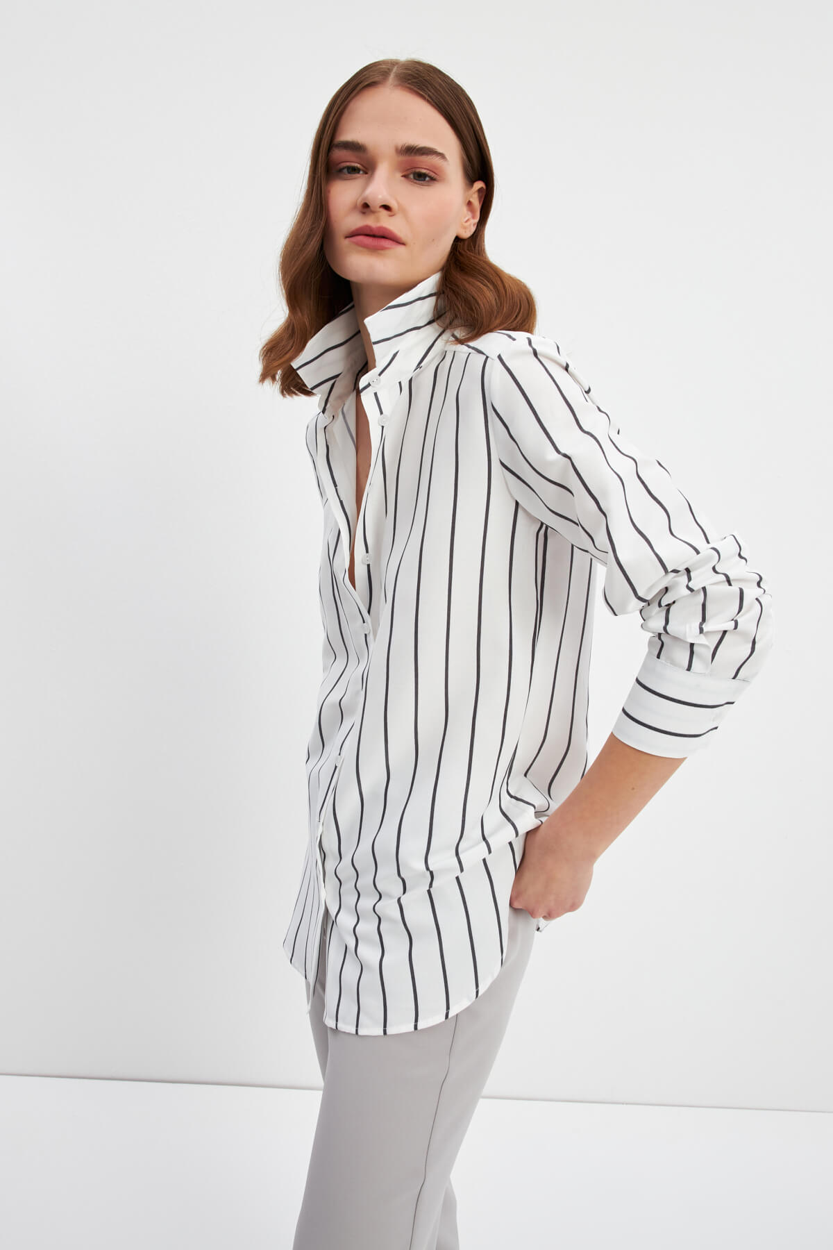 Siyah Çizgili Basic Gömlek