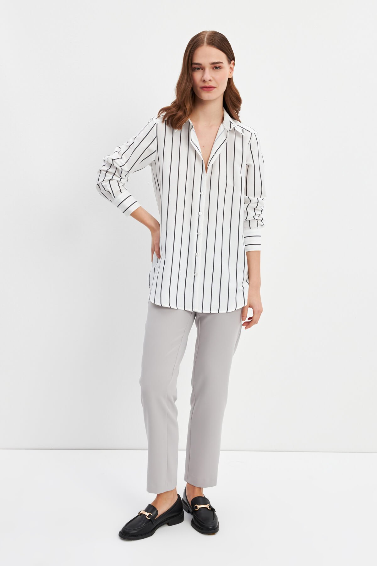 Siyah Çizgili Basic Gömlek