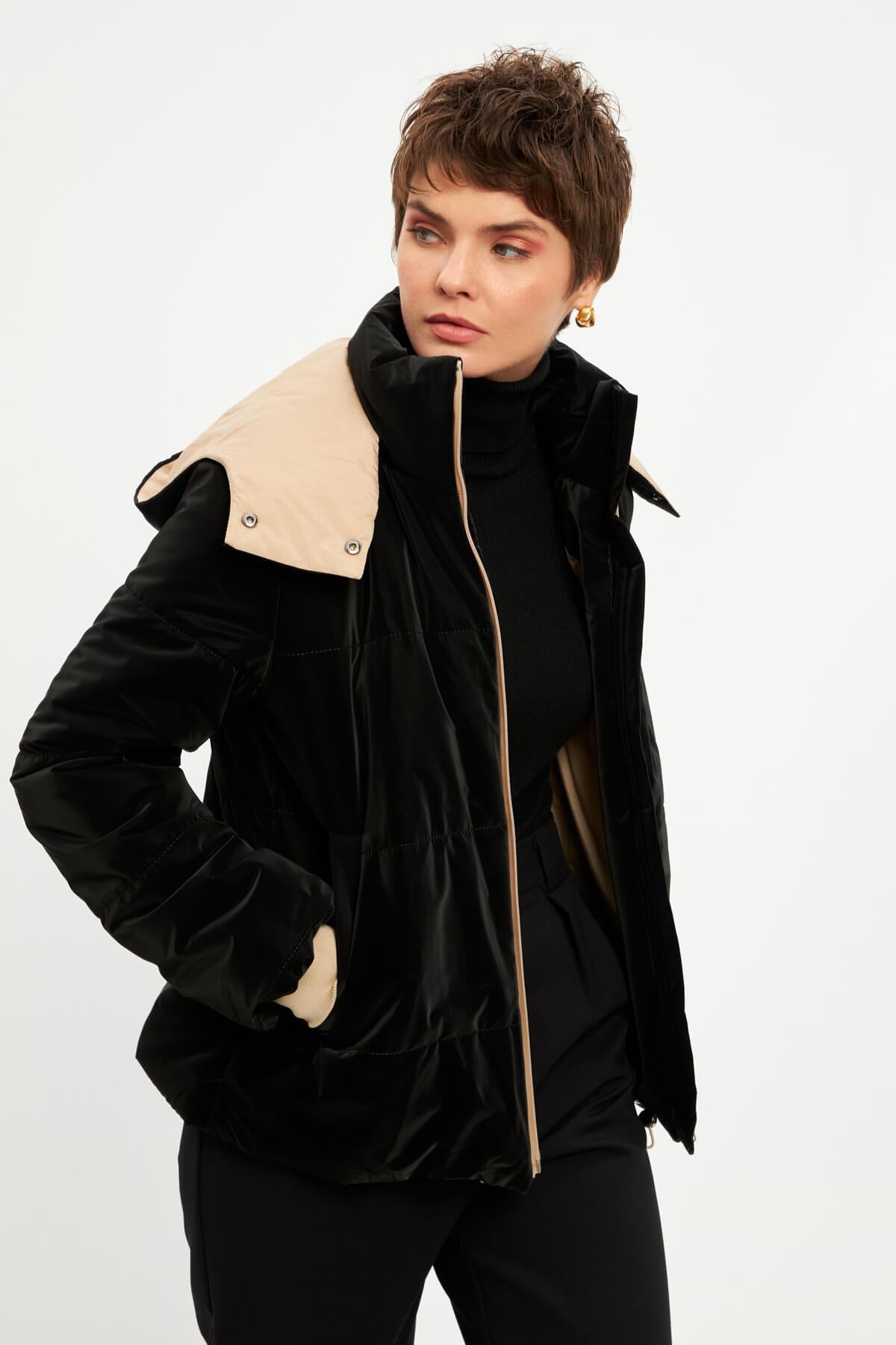 Siyah Kapitone Kapüşonlu Mont