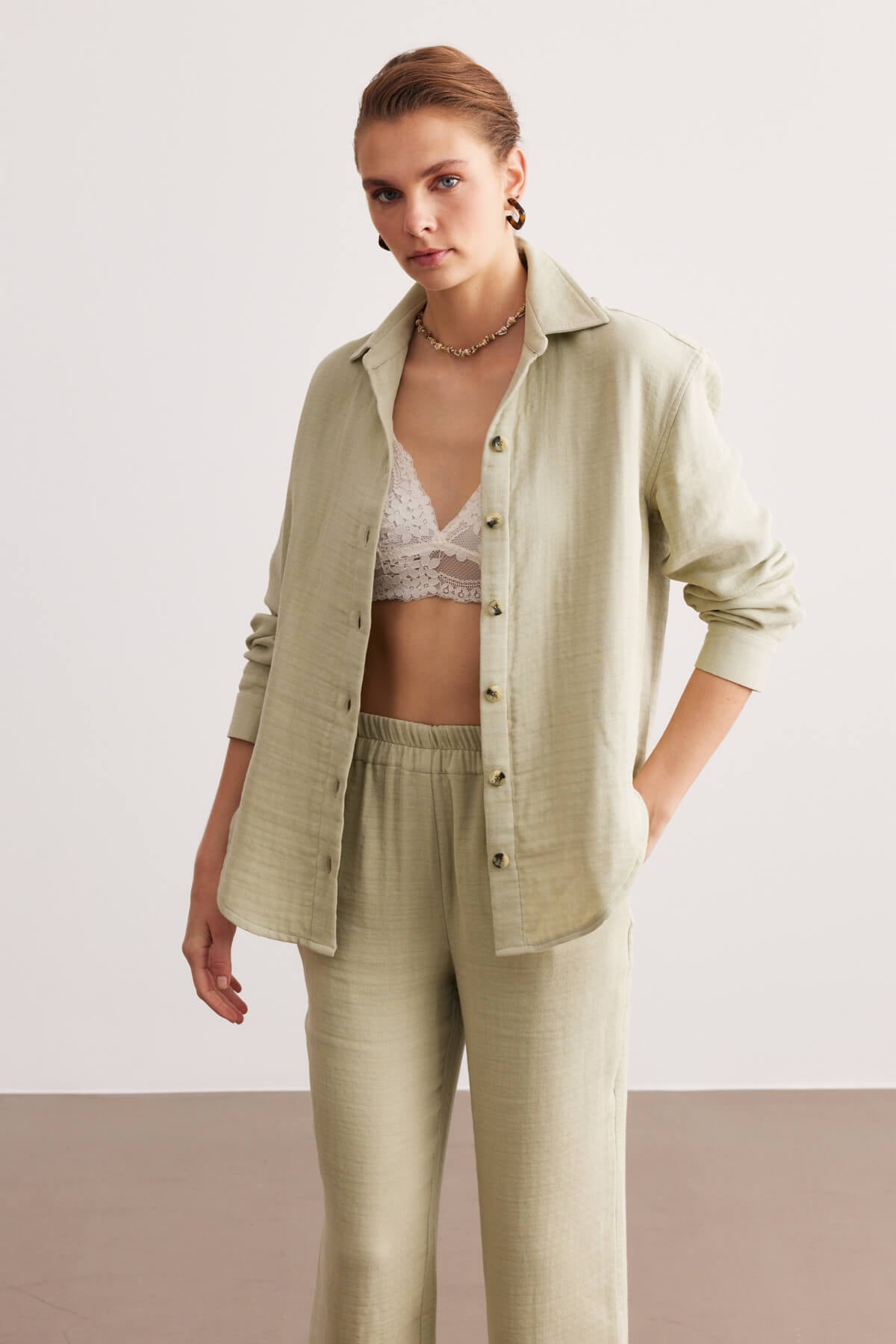 Yeşil 4 Kat Müslin Basic Gömlek