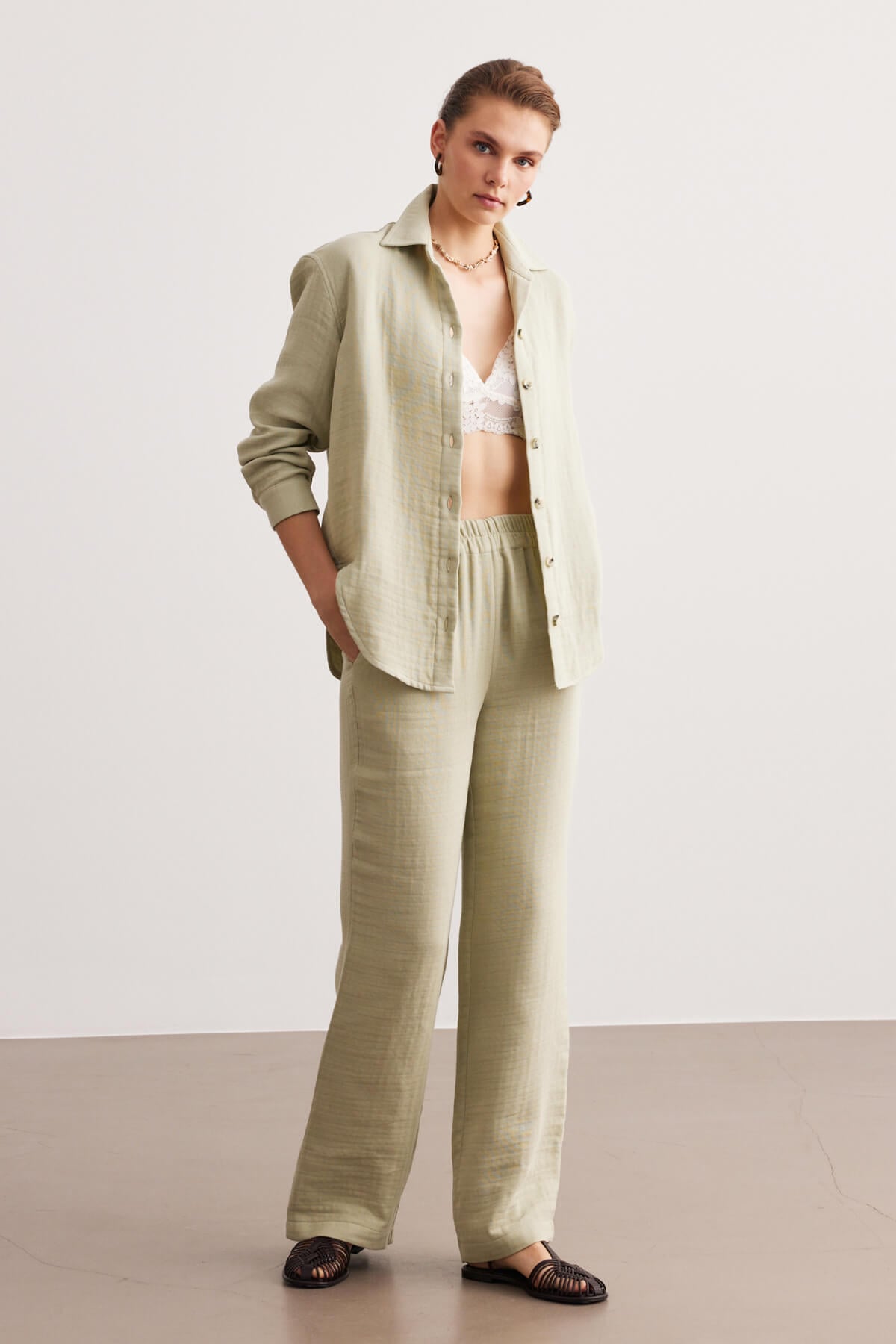 Yeşil 4 Kat Müslin Basic Gömlek