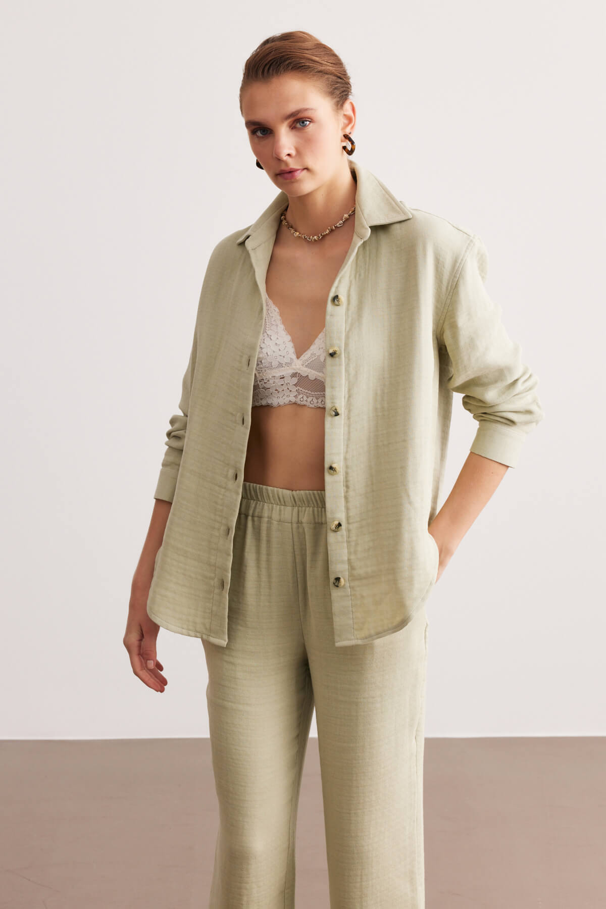 Yeşil 4 Kat Müslin Basic Gömlek