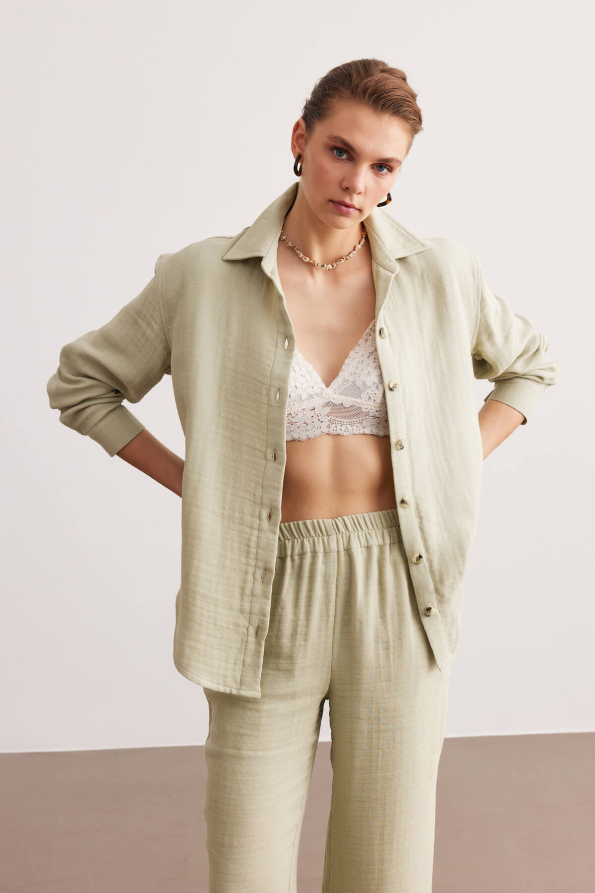 Yeşil 4 Kat Müslin Basic Gömlek