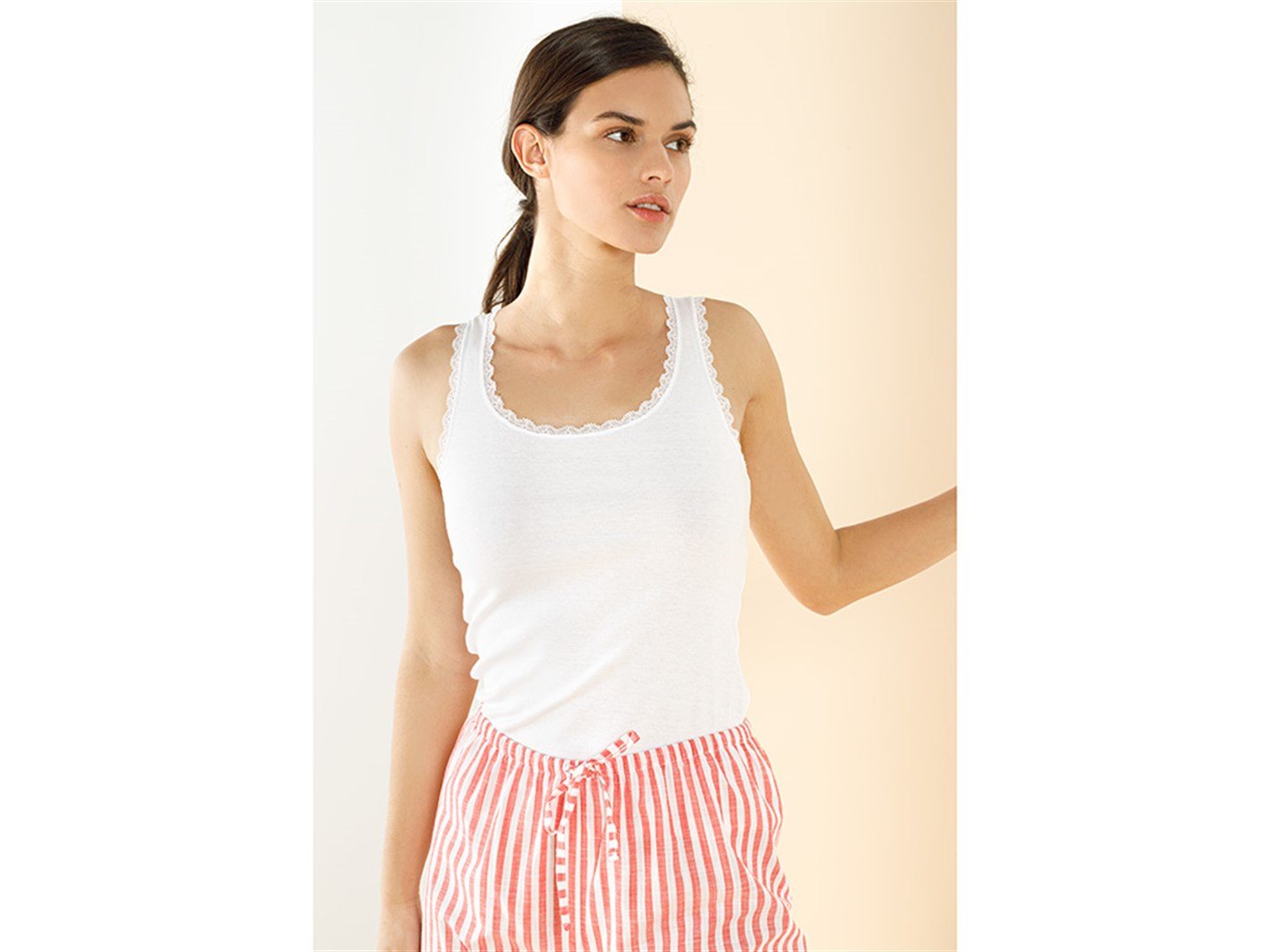Basic Cotton Kalın Askılı  O Singură L Alb