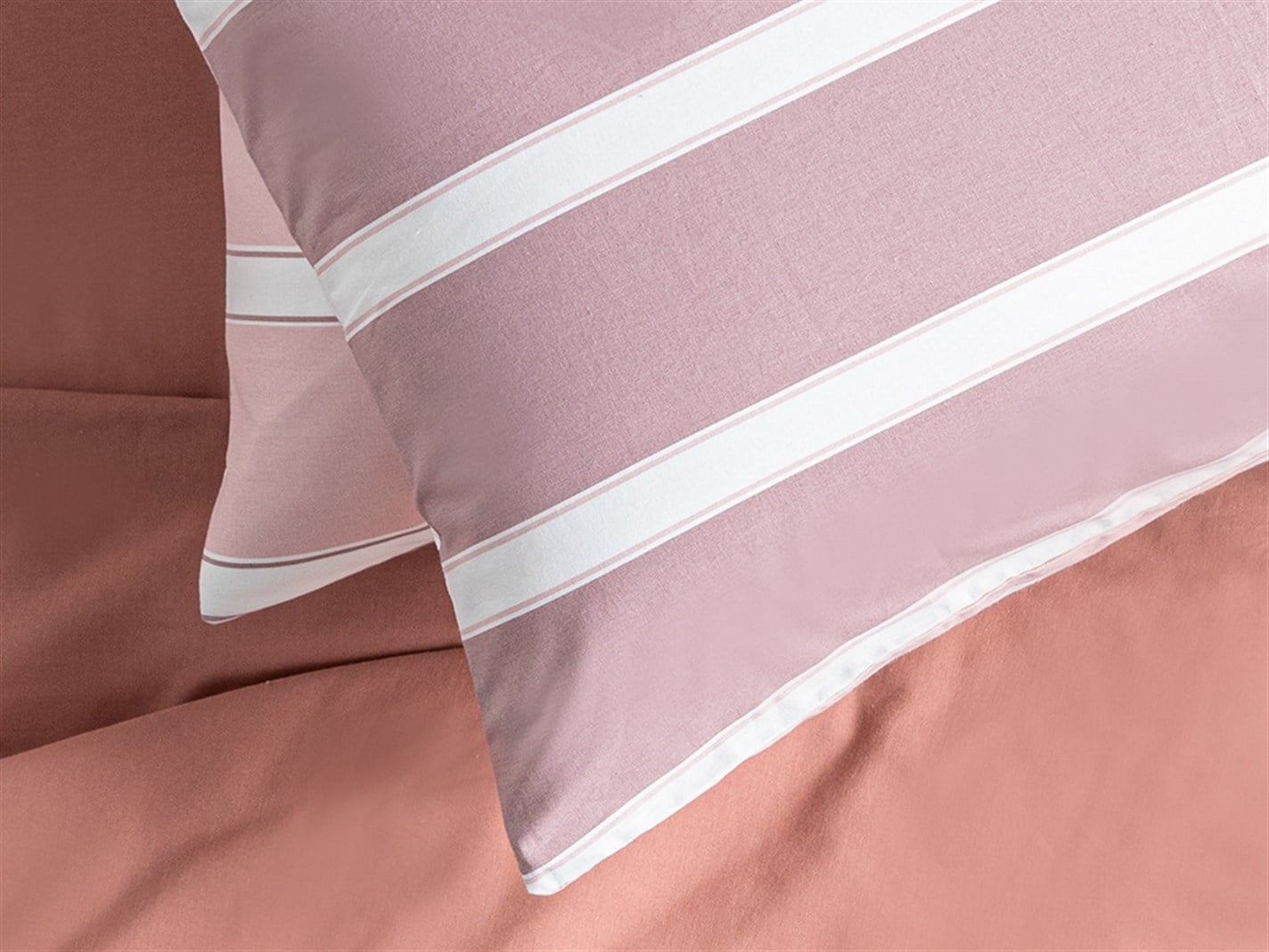 Bold Stripe 57 Tel / 144 Numărul de fir 2 set 50x70 cm Roz