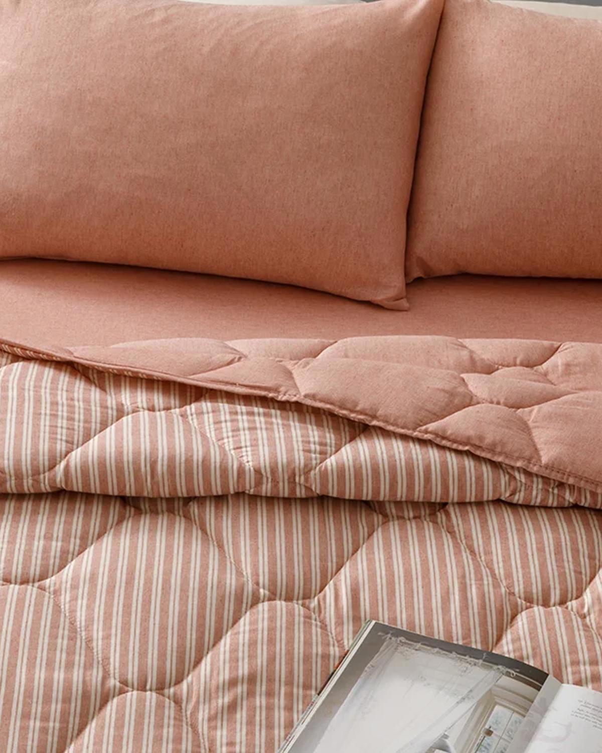 Comfy Stripe  Ață vopsită Meniu mare SET DE DORMIT 240x220 cm Scorţişoară