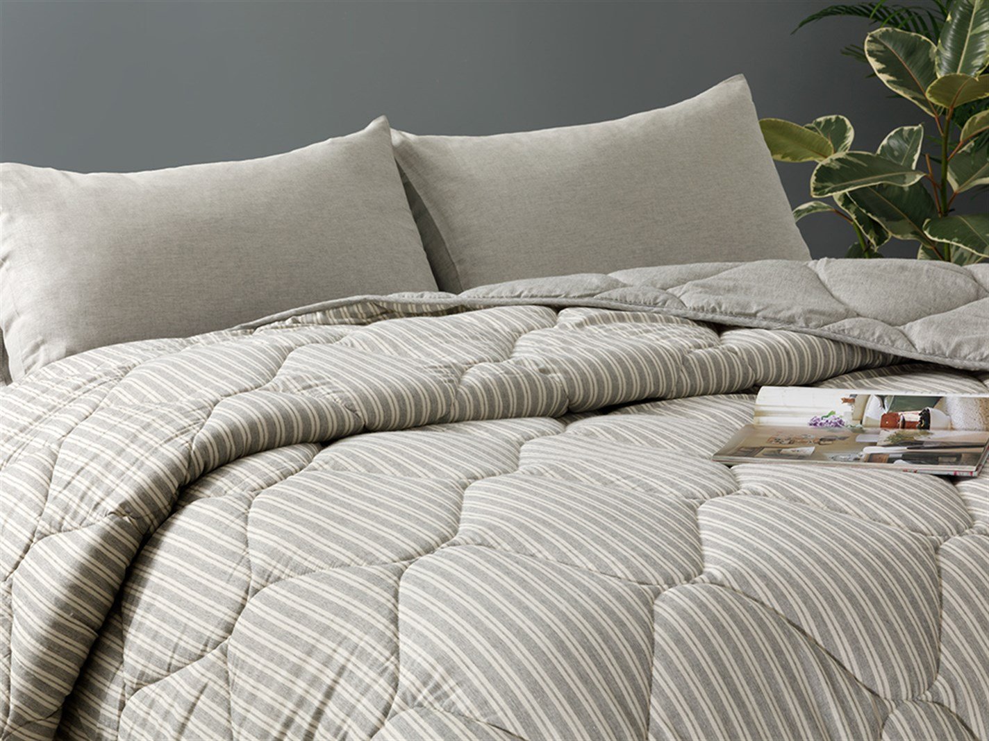Comfy Stripe Fire vopsite Meniu mare 240x220 cm Сиво