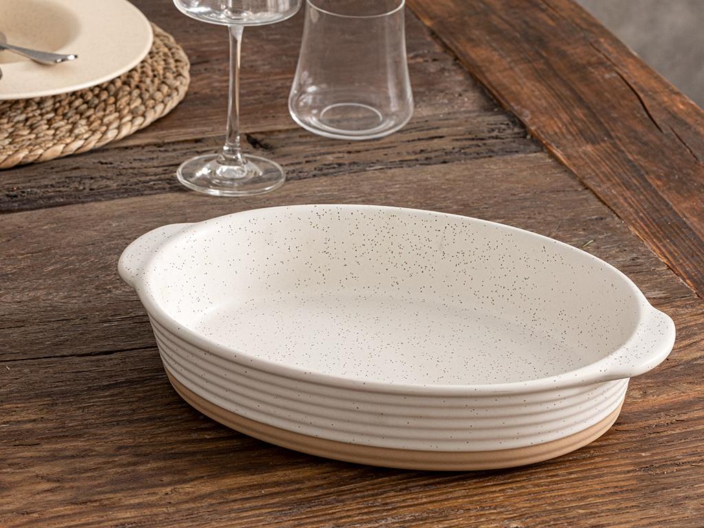 Dots Stoneware Oven Cover 33,5x23x6 cm White