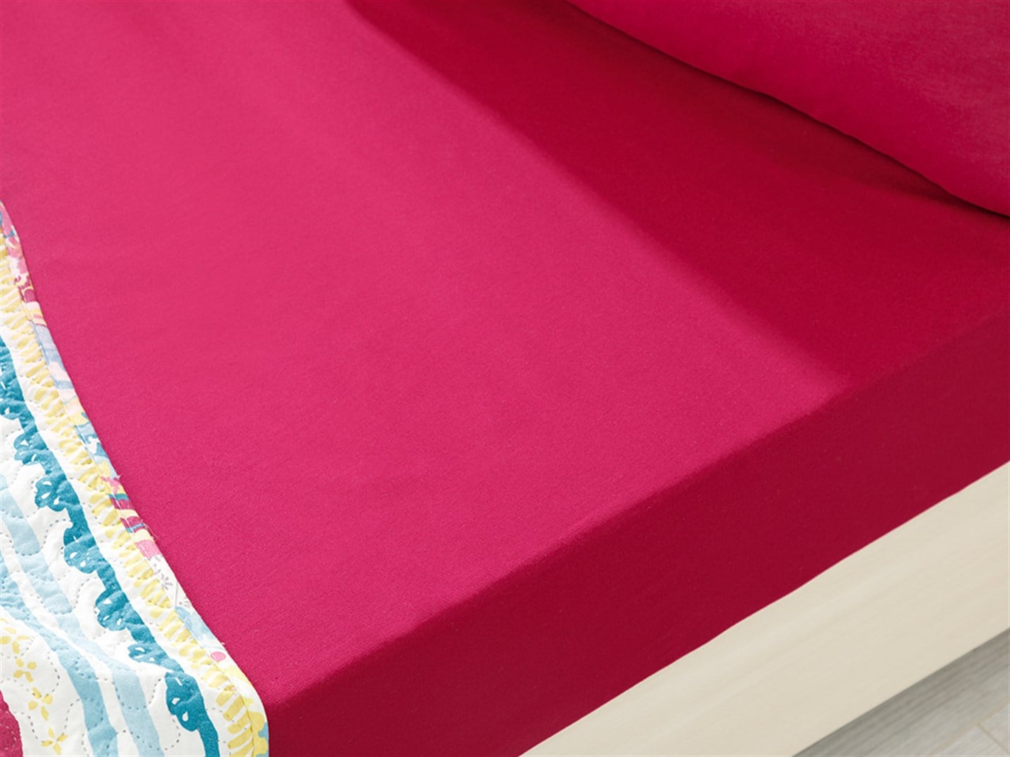 drept 52 Tel / 132 Numărul de fir Pentru o persoana 100x200 cm Fuschia întunecată