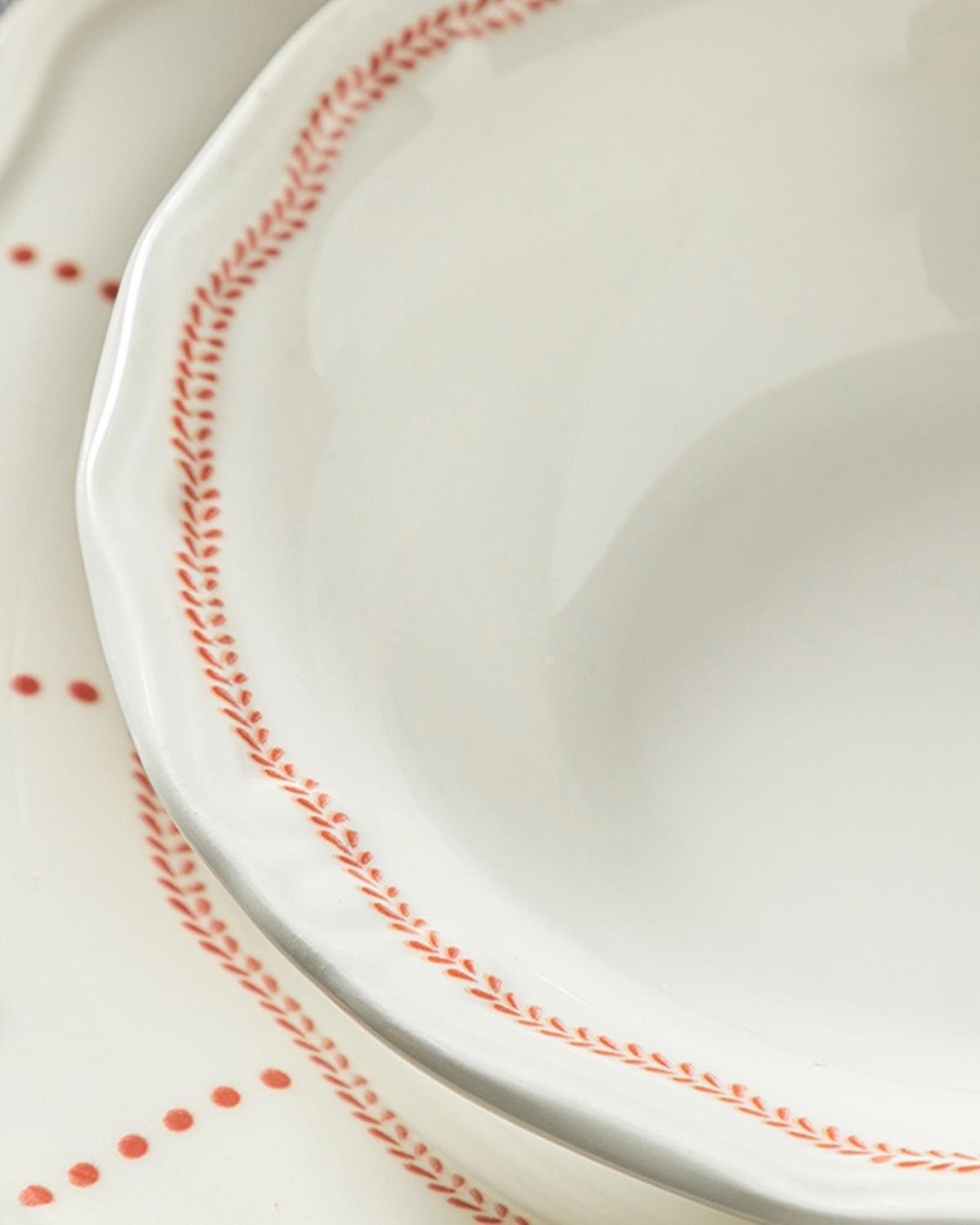Elephant Porcelain Bowl 17 cm Red