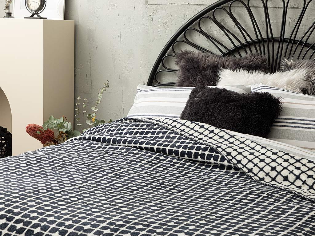 English Home Cottony Double Person  PĂTURĂ 200x220 cm White-NavyBlue