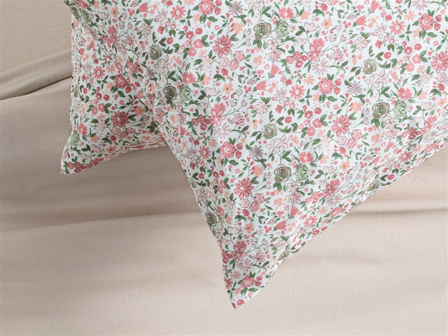 Flower Joy 57 Tel / 144 Numărul de fir 2 set 50x70 cm Roz