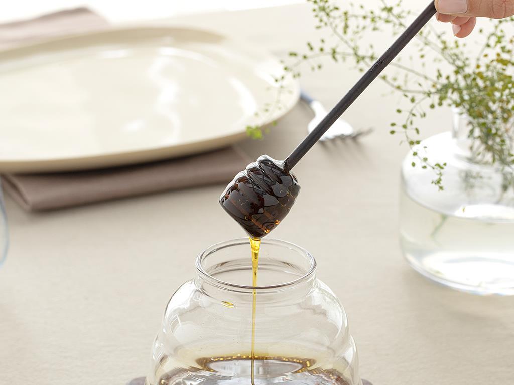 Lazio Borosilicate with wooden stand and spoon Honey Cup 500 ml Transparent