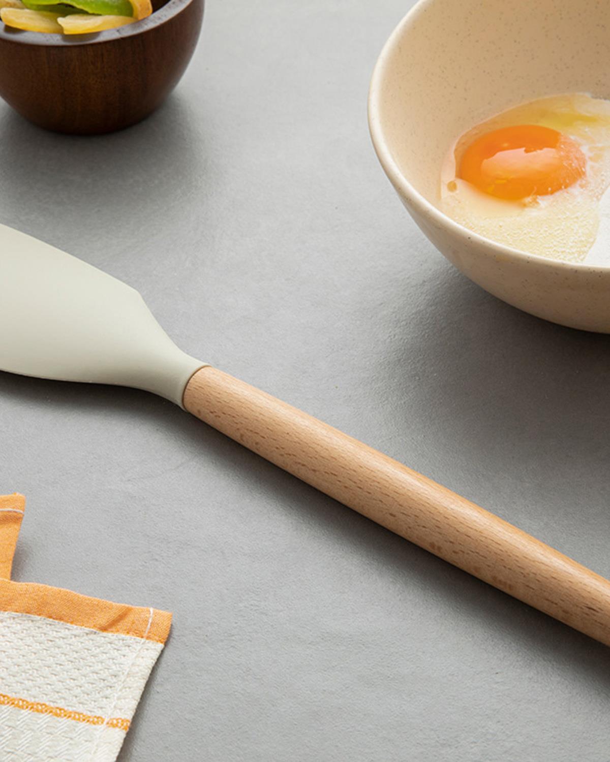 Liana Silicon Spatula 32 cm Cream