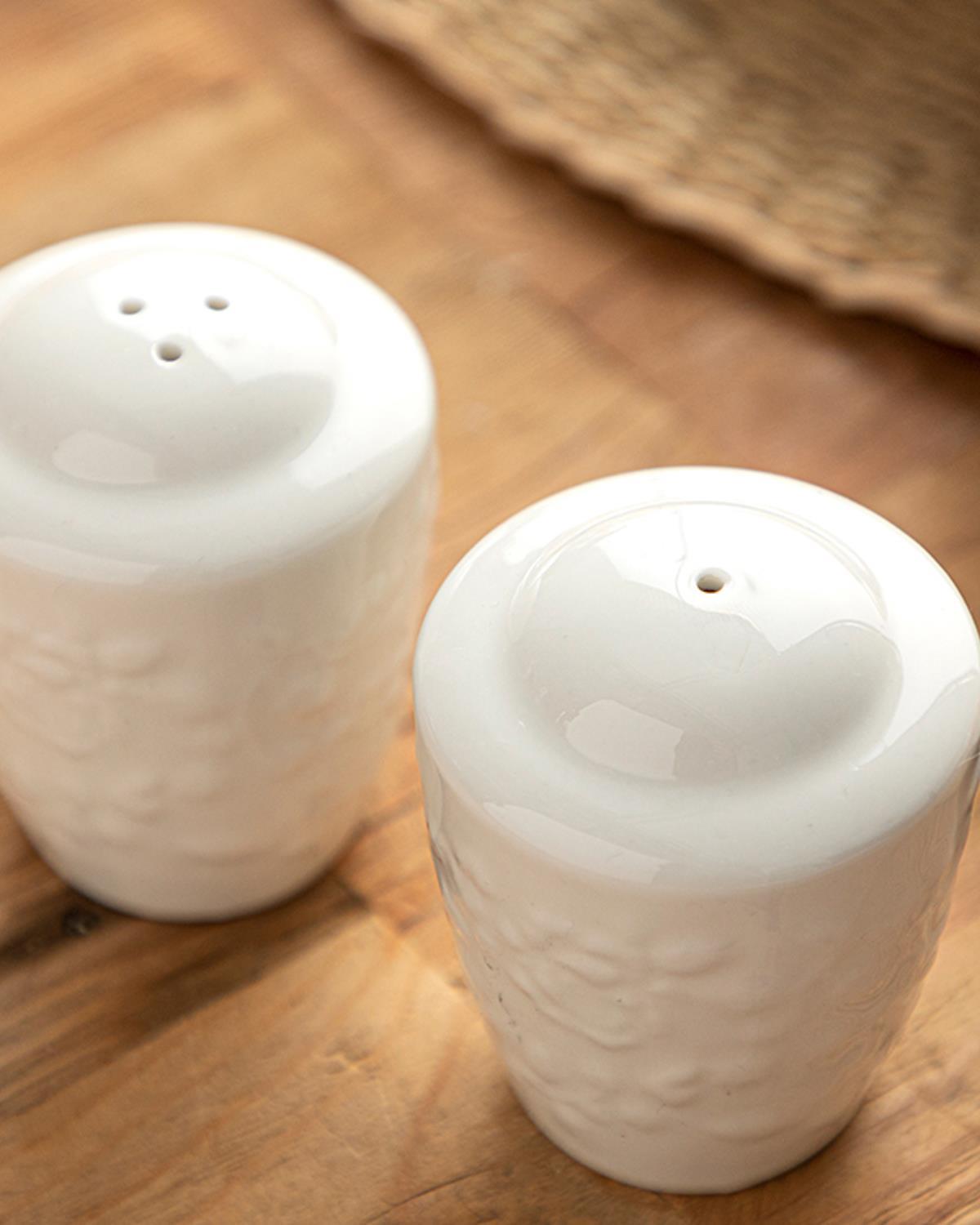 Lima Porcelain Salt And Pepper Shak 5,8x5,8x7,3 cm White
