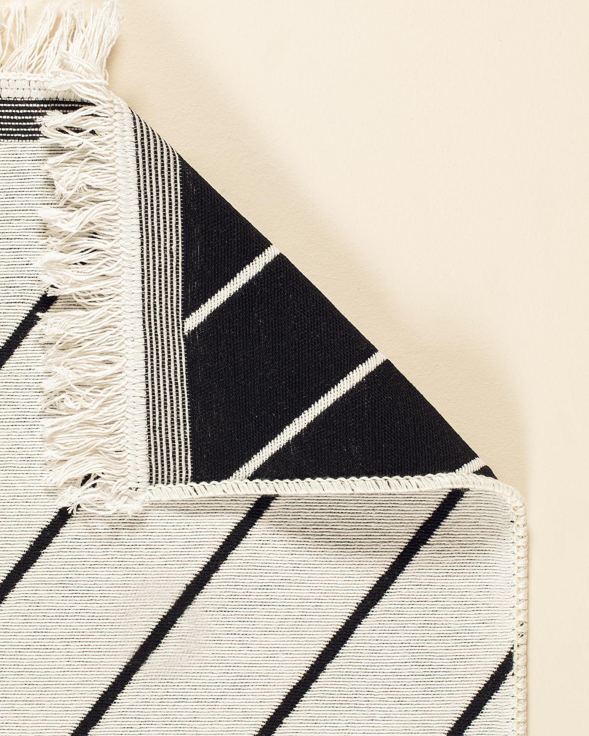 Weaved Weave Rug 120x180 cm Black