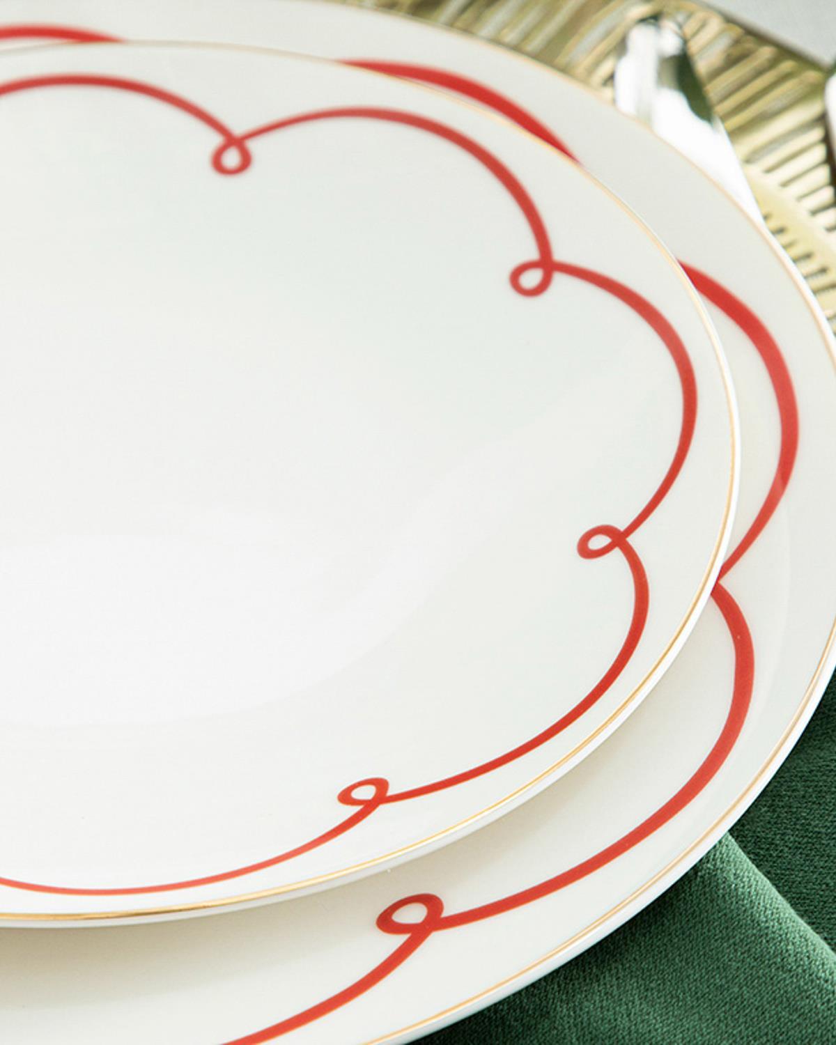 Modernity bone porcelain Cake Plate 20 cm Red