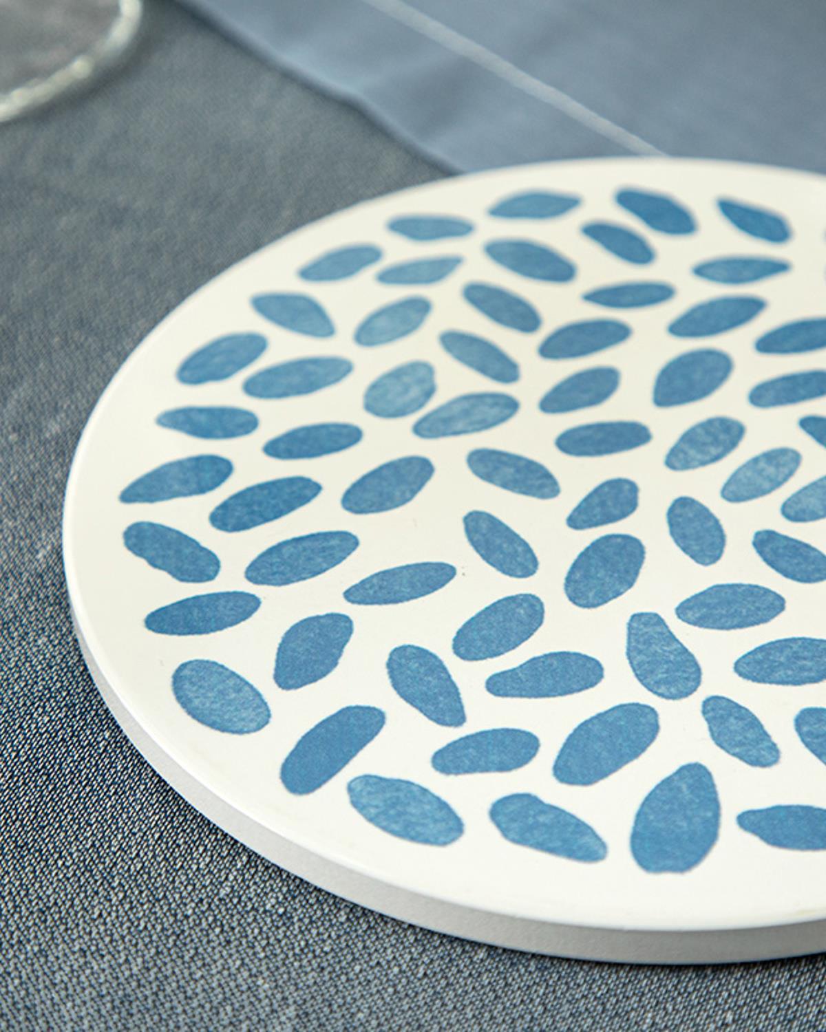 Pebbles Silicone Hot Mat 16 cm Blue