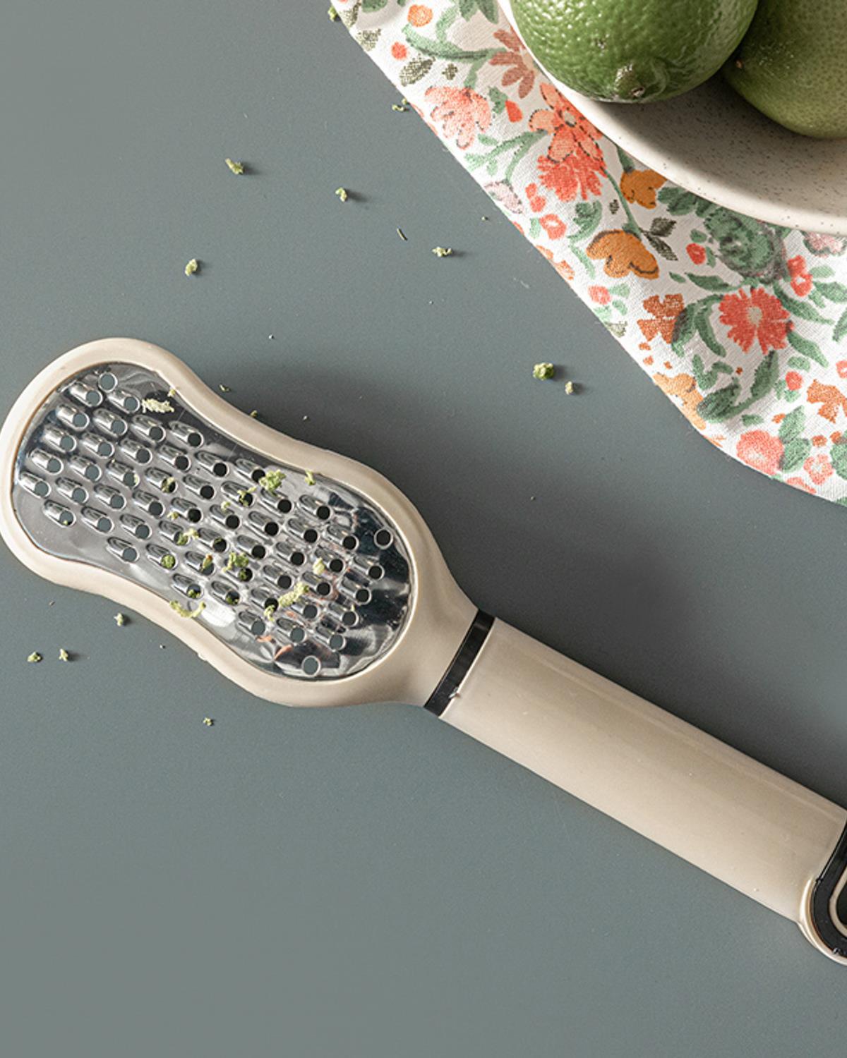 Pupa Plastic Grater 23 cm Beige